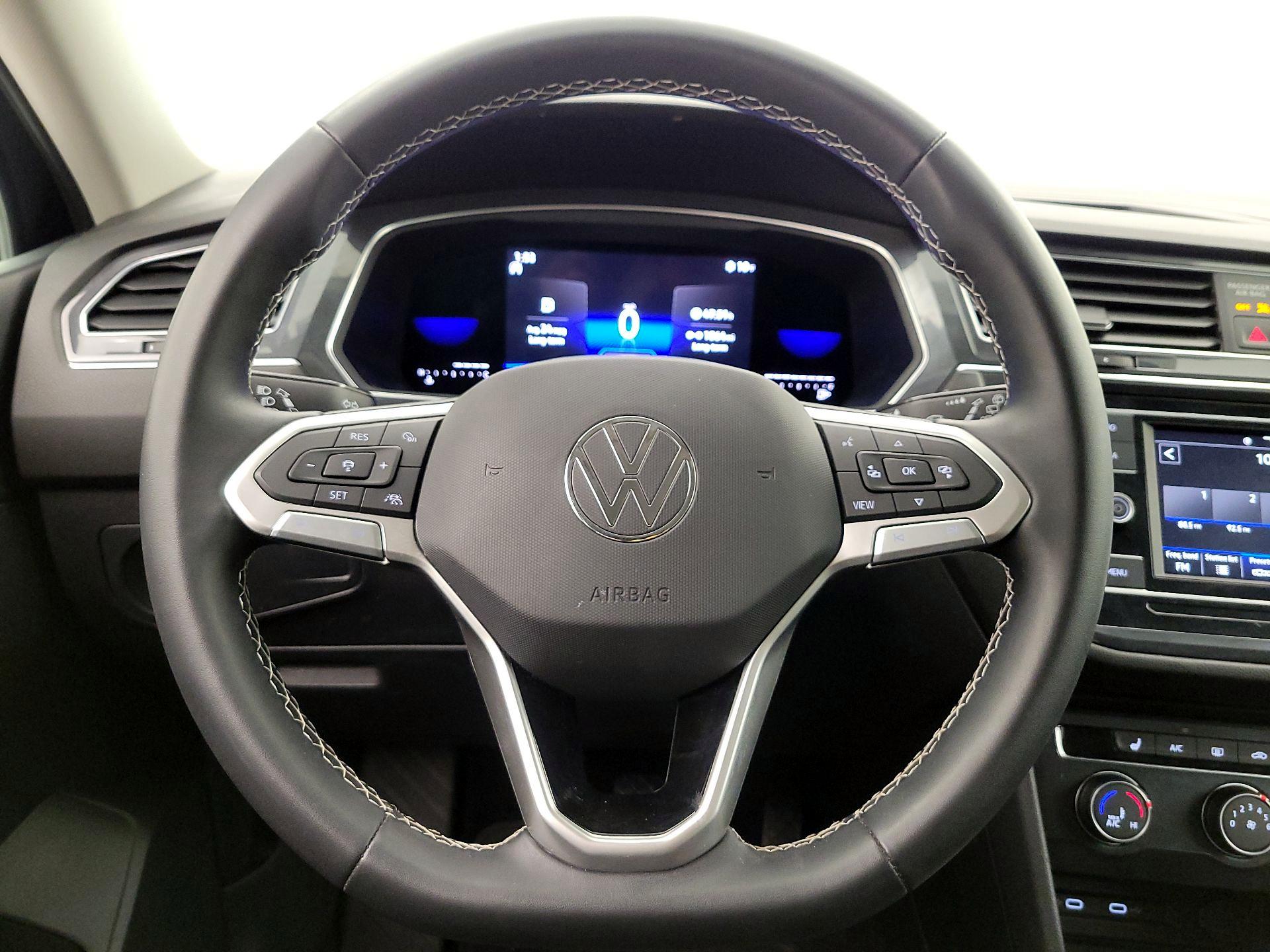 Thumbnail: 2023 Volkswagen Tiguan - 10