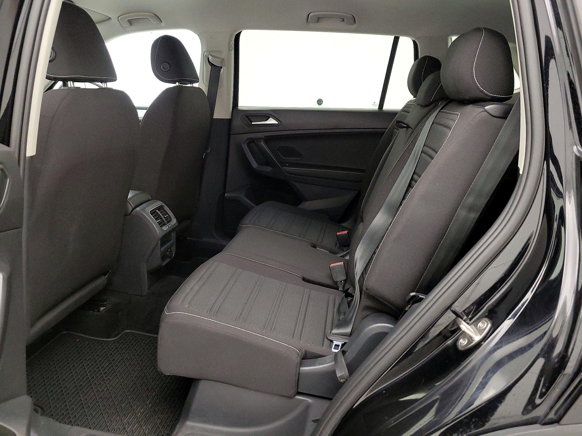 Thumbnail: 2023 Volkswagen Tiguan - 19