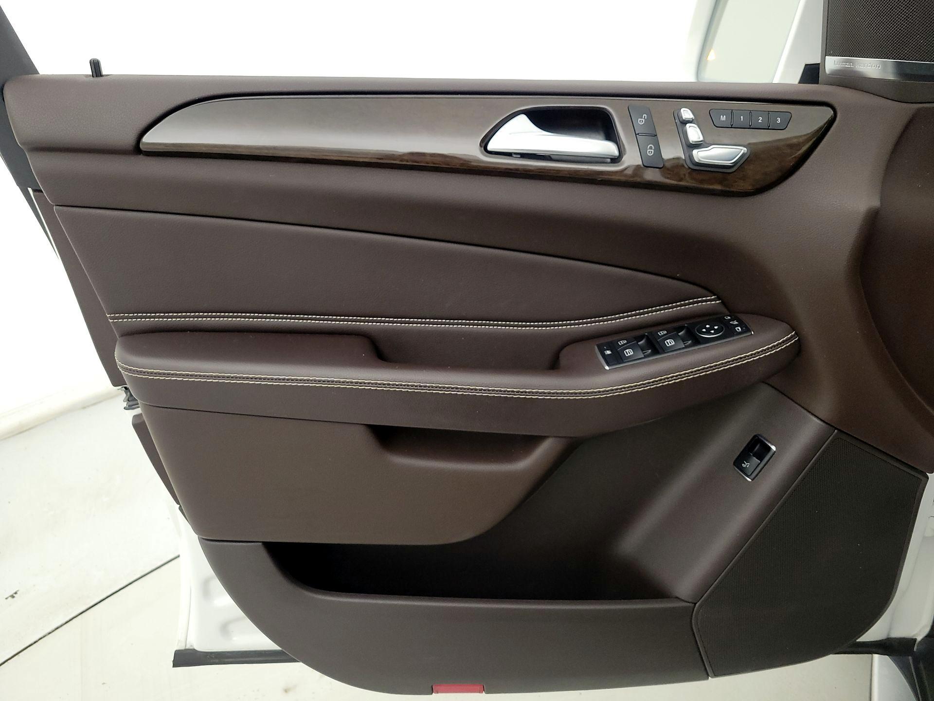 Thumbnail: 2017 Mercedes-Benz GLE - 12