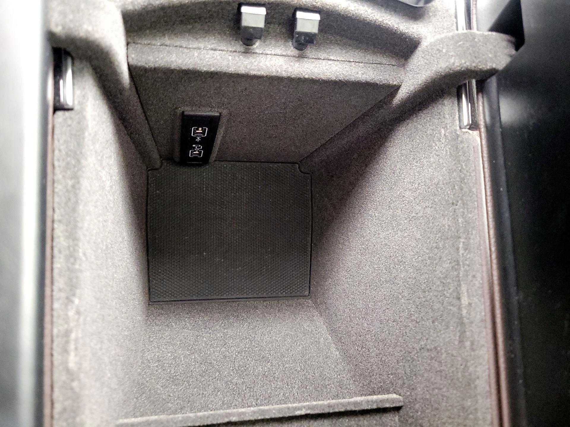 Thumbnail: 2017 Mercedes-Benz GLE - 19