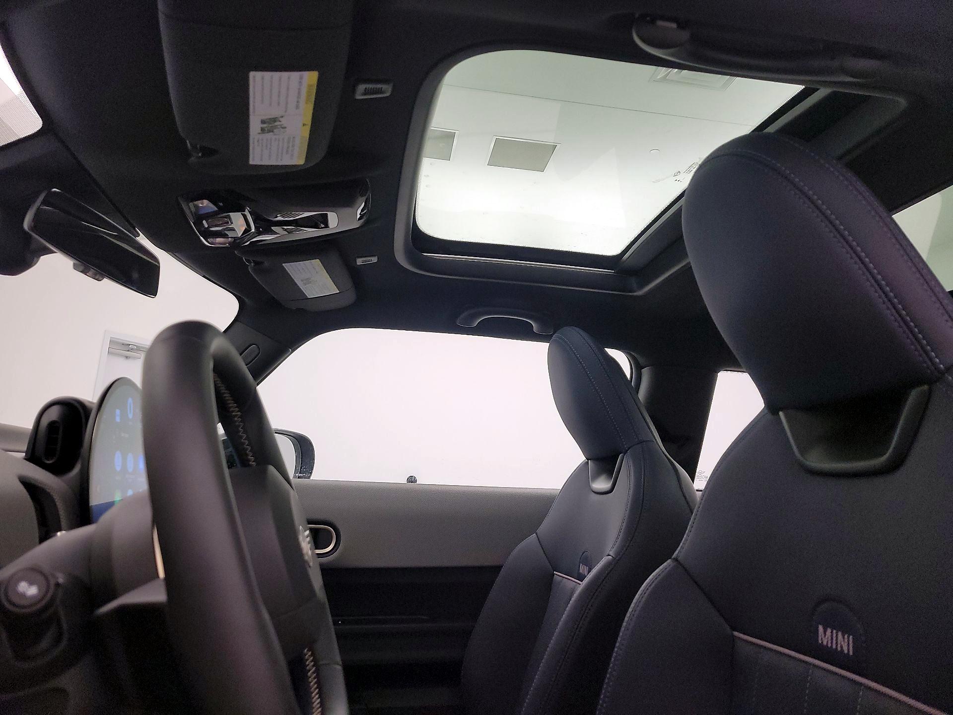 Thumbnail: 2025 MINI Cooper Hardtop - 18