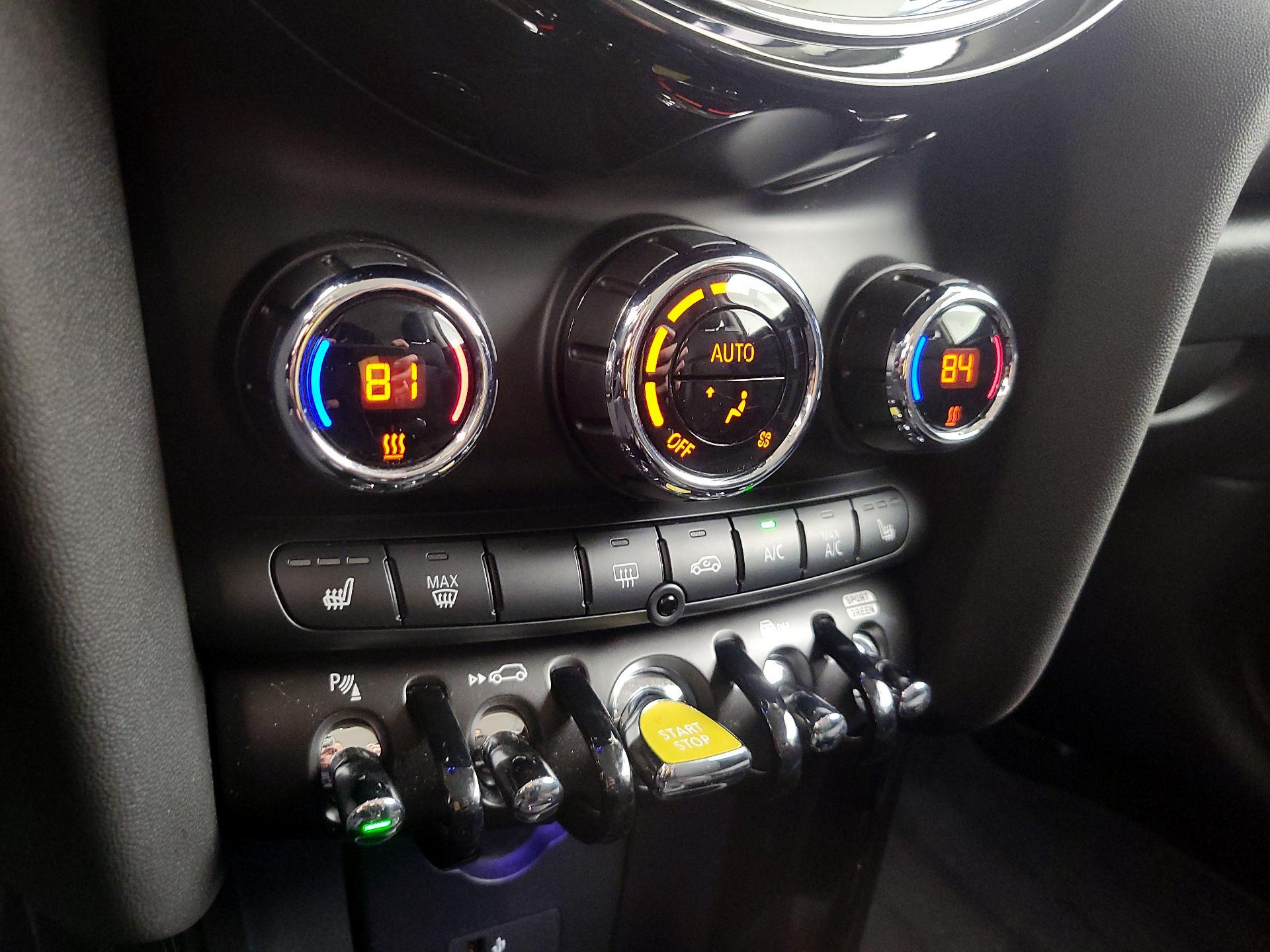 Thumbnail: 2022 MINI Cooper Hardtop - 17