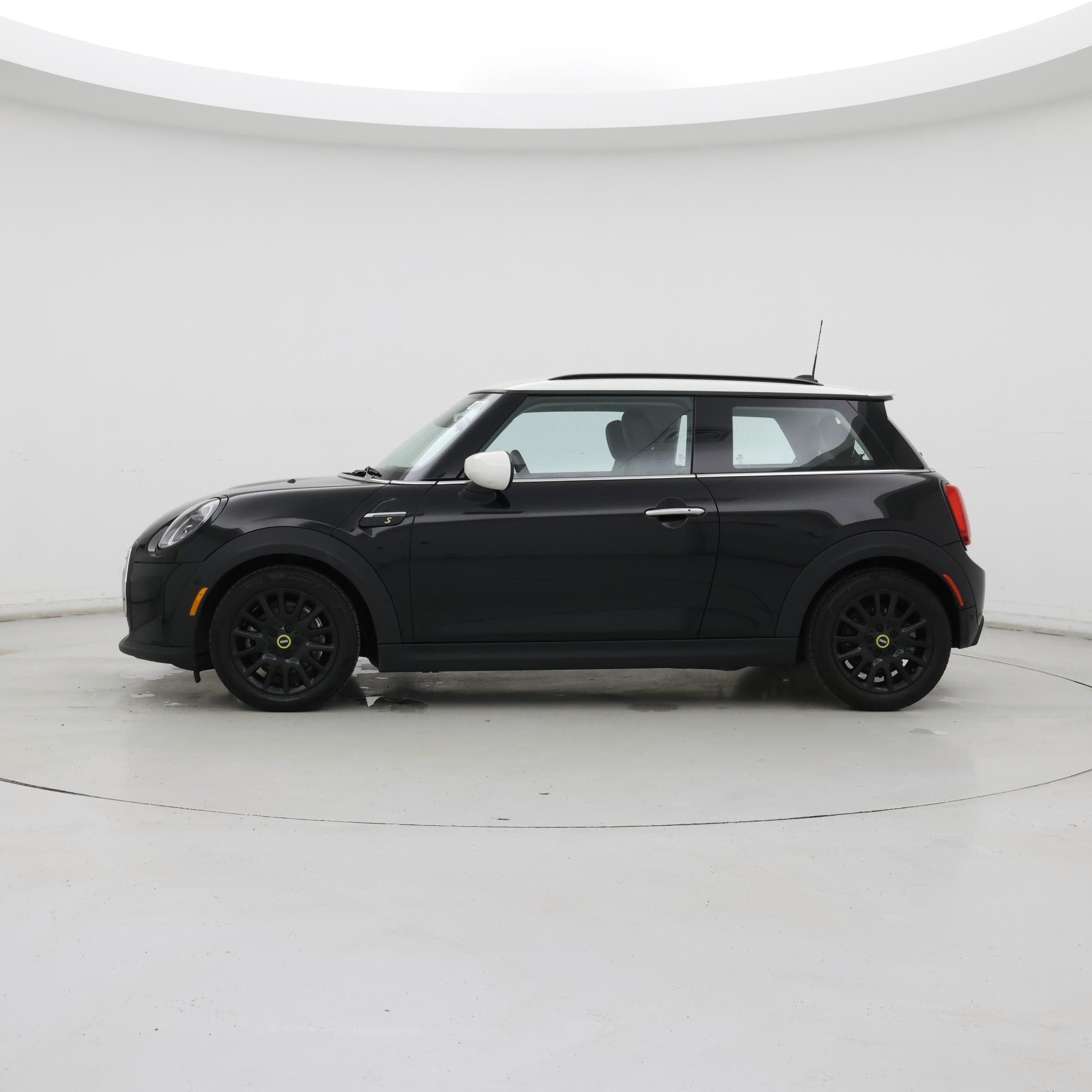 Thumbnail: 2022 MINI Cooper Hardtop - 3