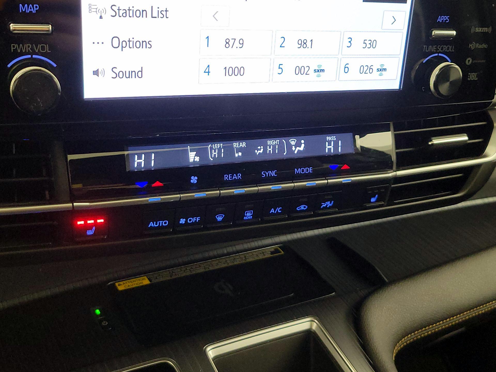 Thumbnail: 2023 Toyota Sienna - 17