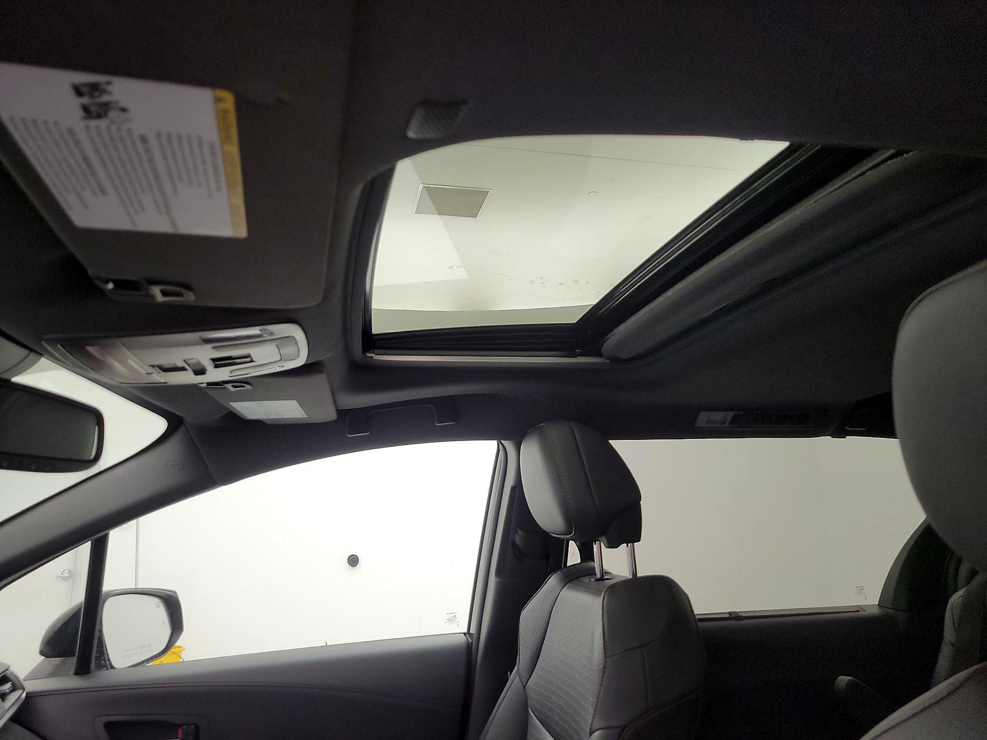 Thumbnail: 2023 Toyota Sienna - 20