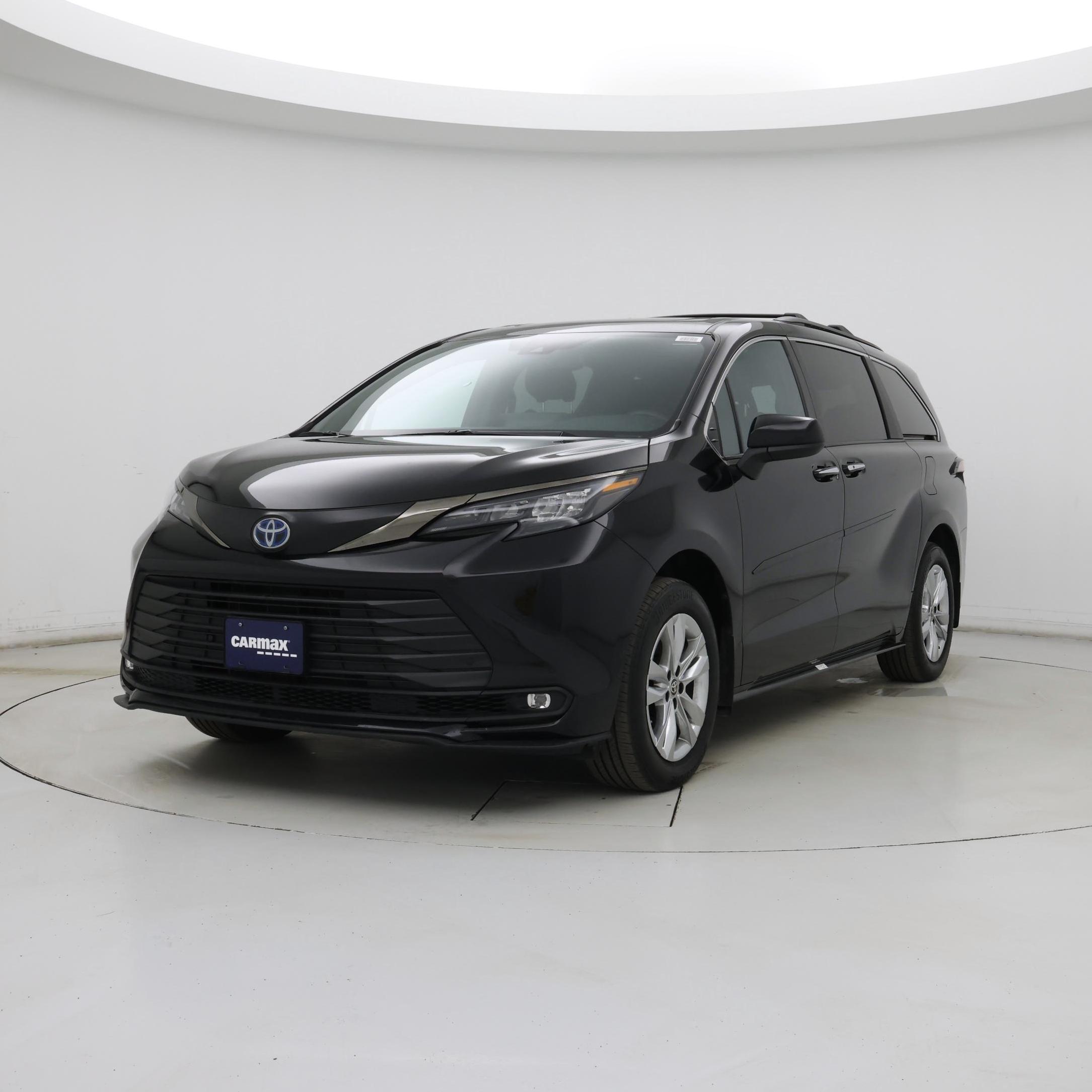 Thumbnail: 2023 Toyota Sienna - 4