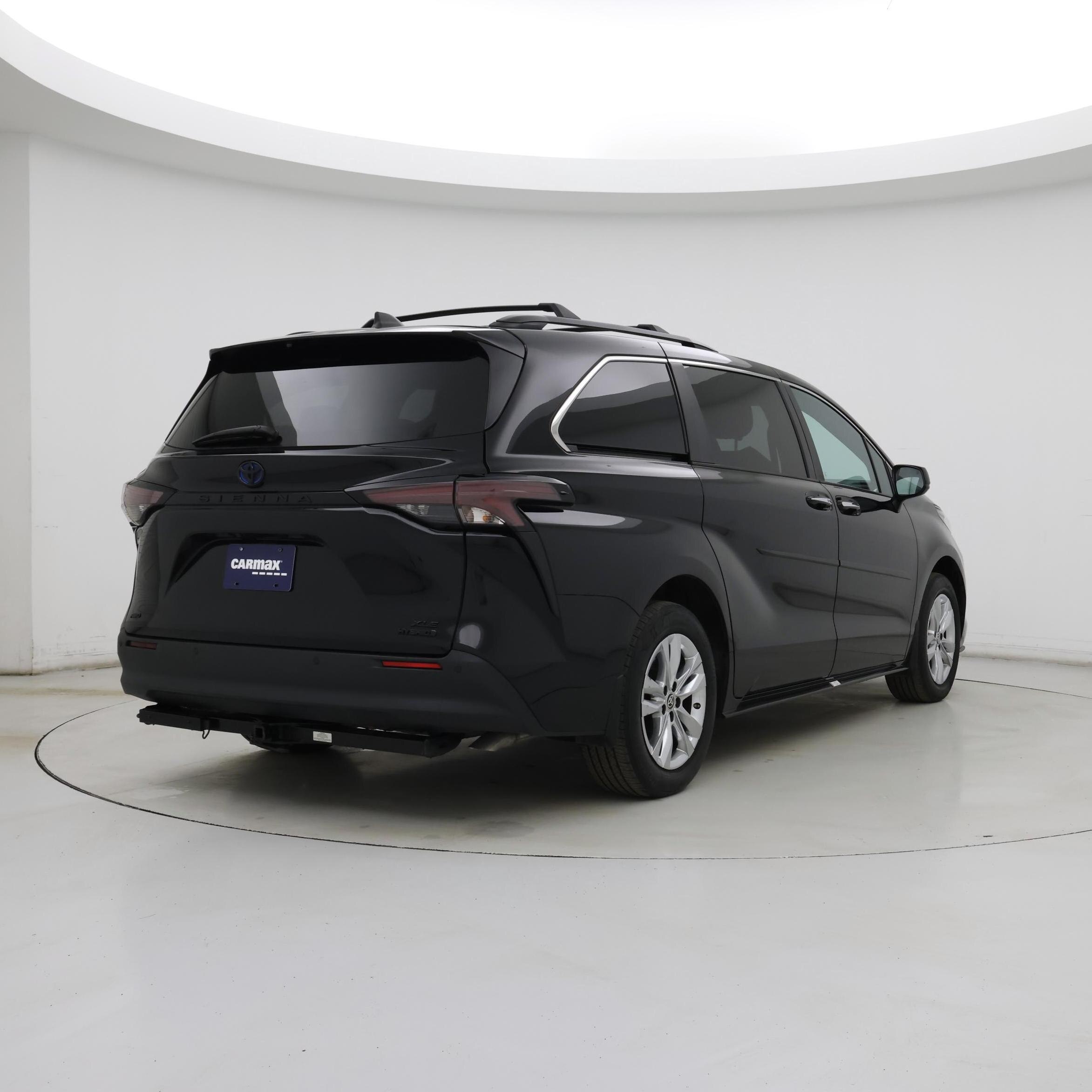 Thumbnail: 2023 Toyota Sienna - 8