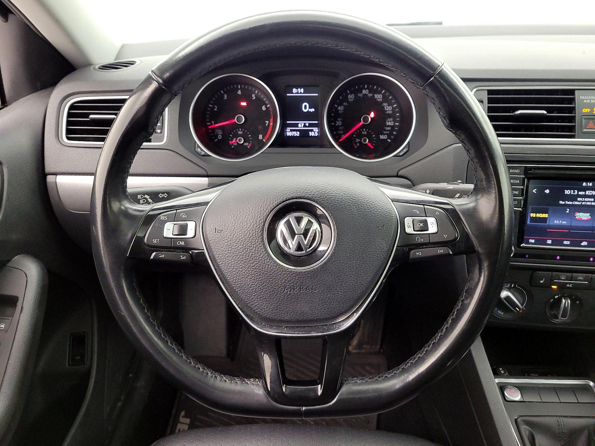 Thumbnail: 2017 Volkswagen Jetta - 10