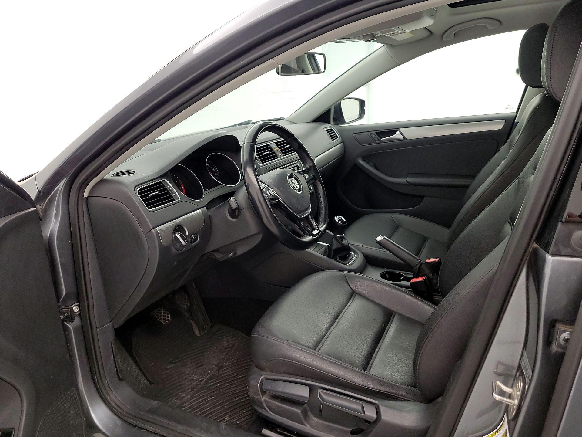 Thumbnail: 2017 Volkswagen Jetta - 11