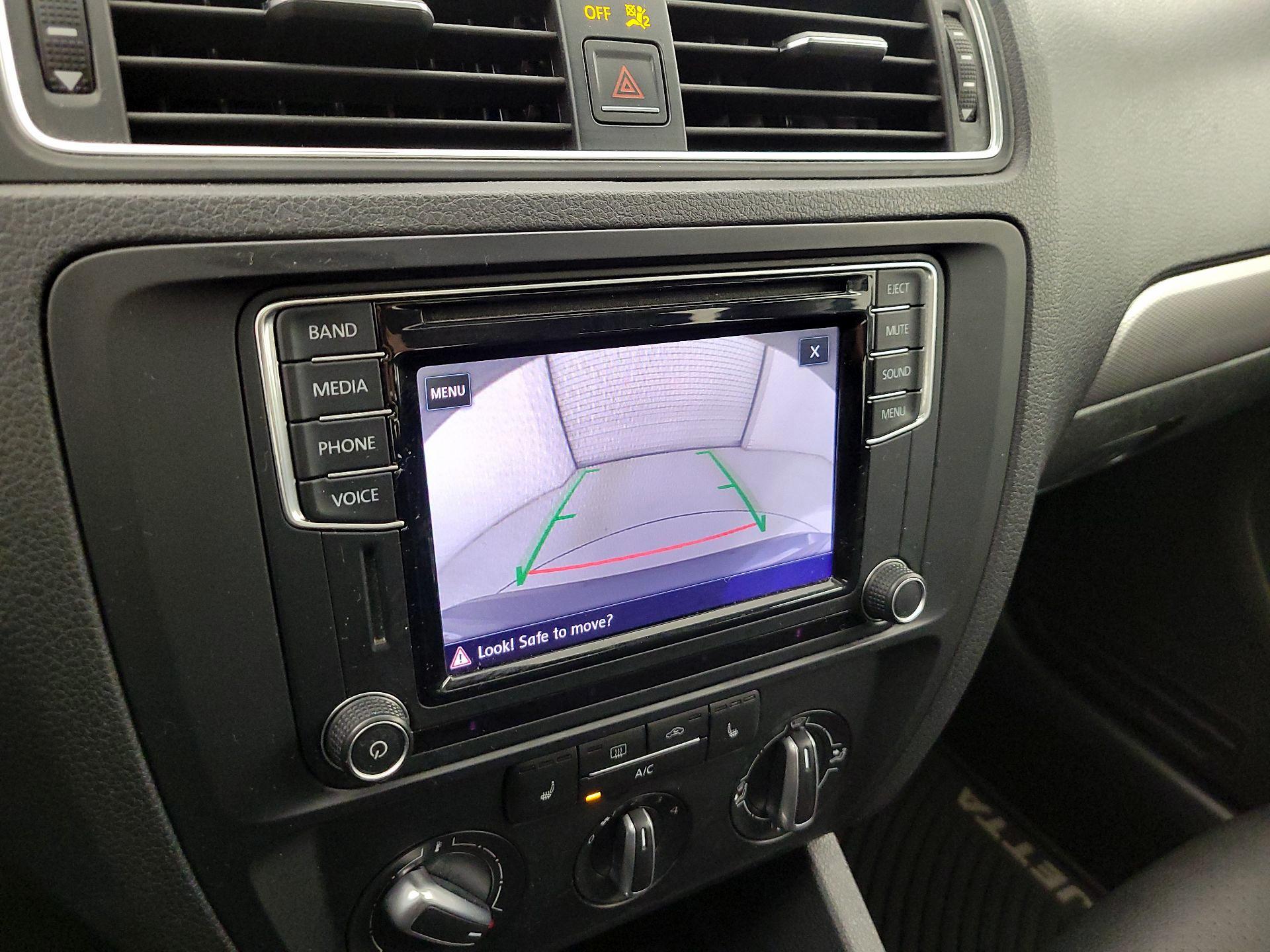 Thumbnail: 2017 Volkswagen Jetta - 14