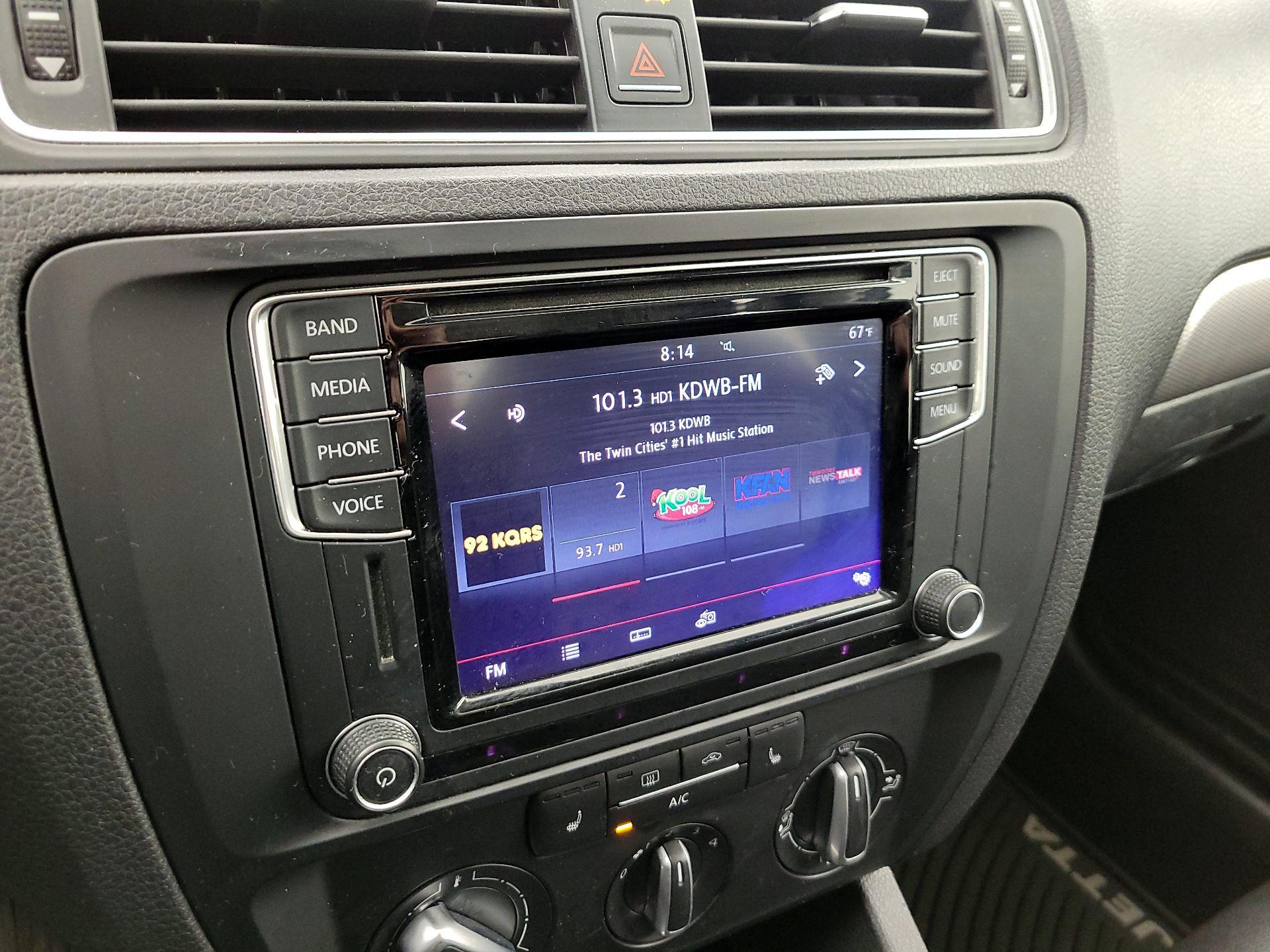 Thumbnail: 2017 Volkswagen Jetta - 15