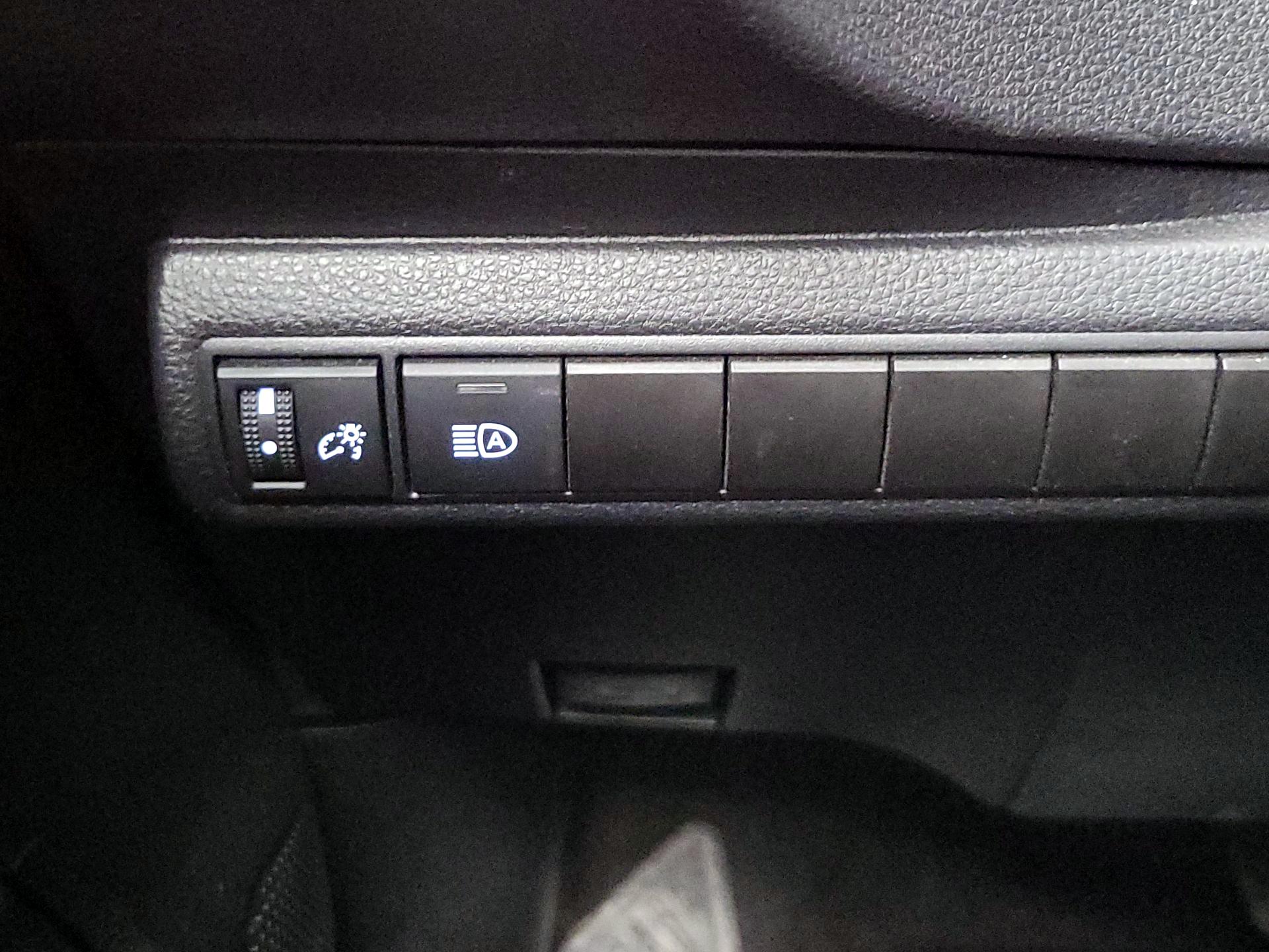 Thumbnail: 2025 Toyota Corolla - 13