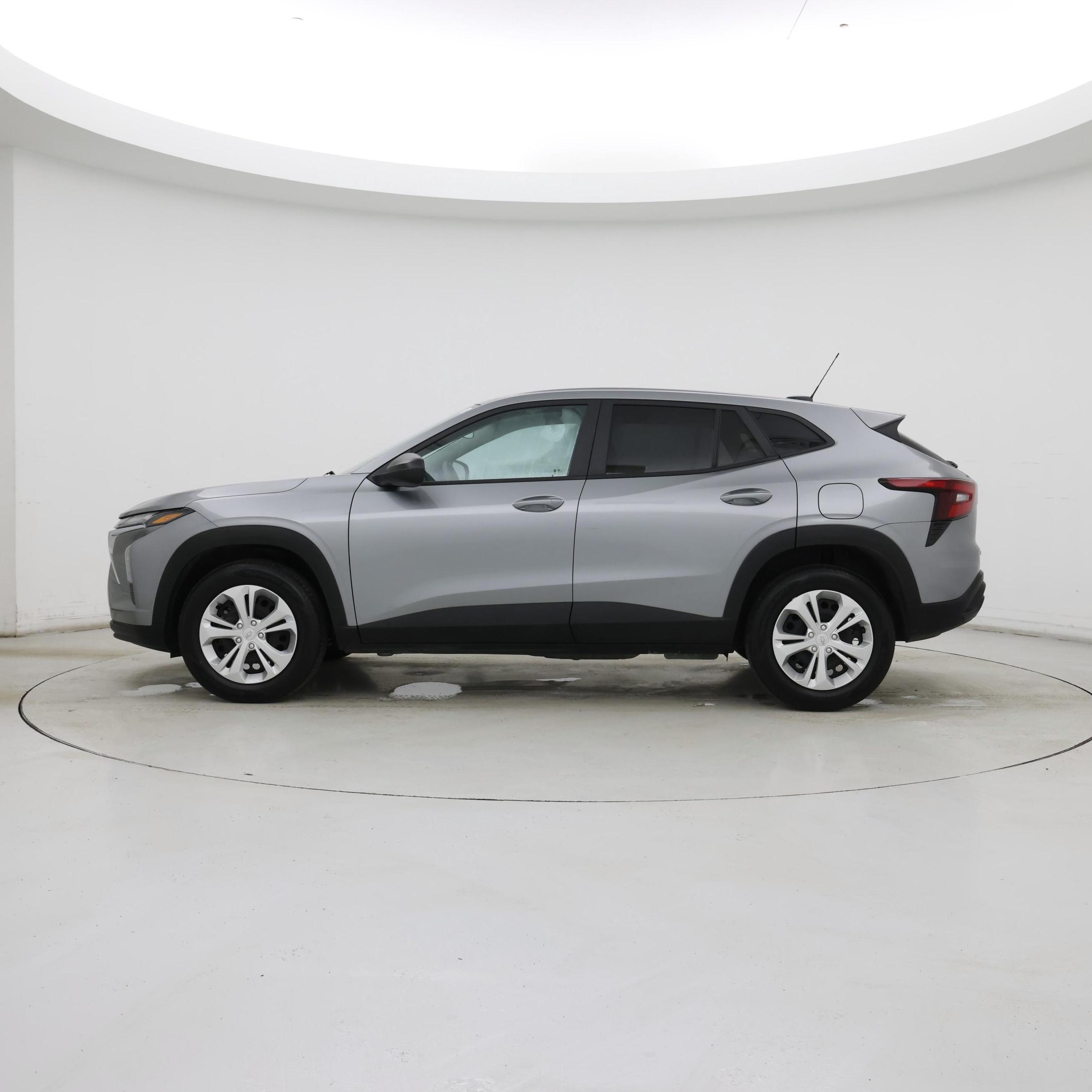 Thumbnail: 2024 Chevrolet Trax - 3