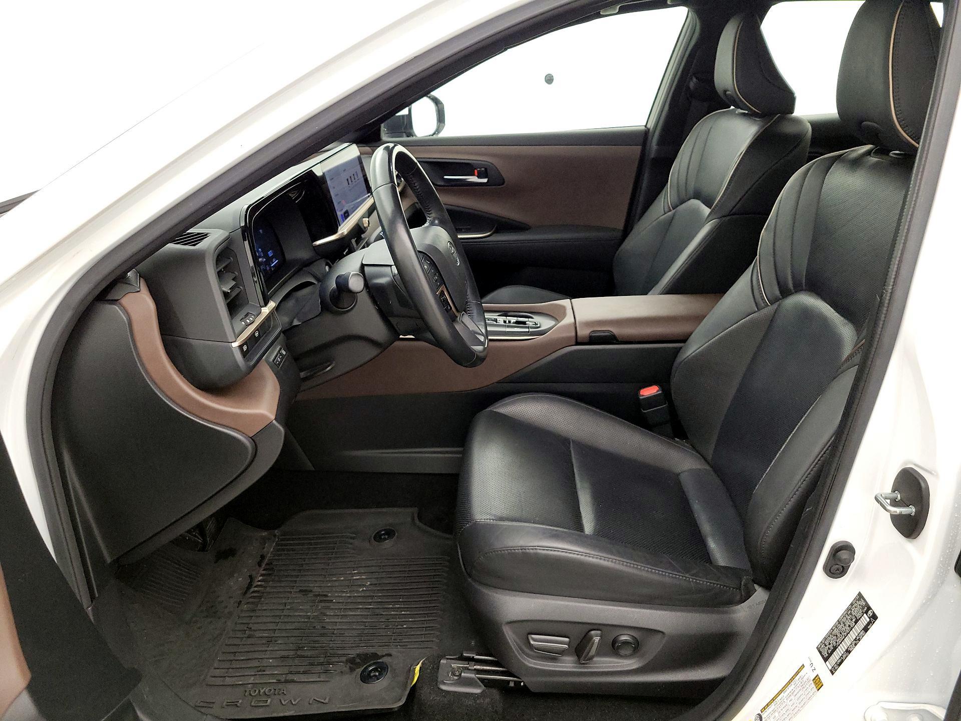 Thumbnail: 2023 Toyota Crown - 11