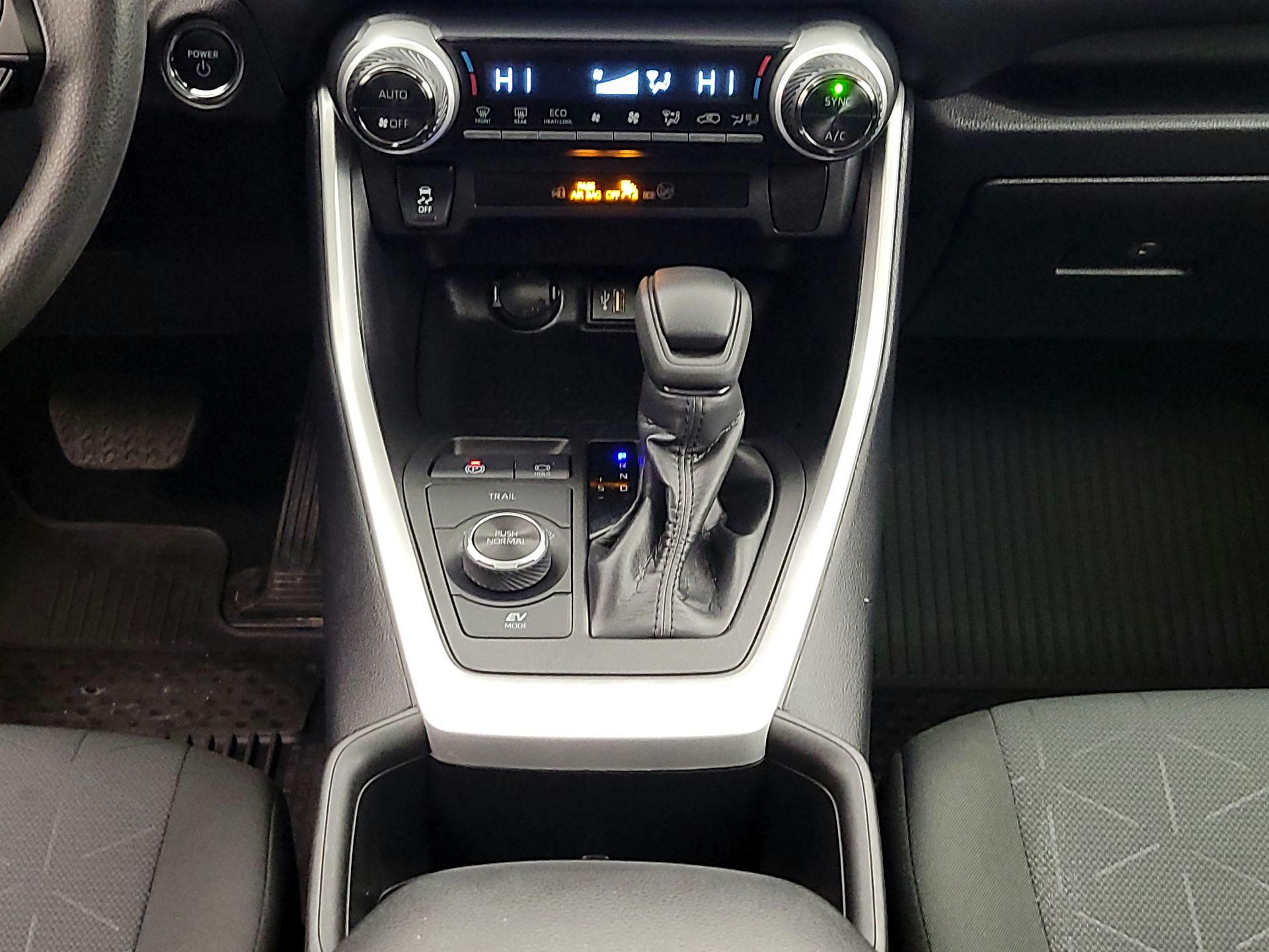 Thumbnail: 2024 Toyota RAV4 - 17