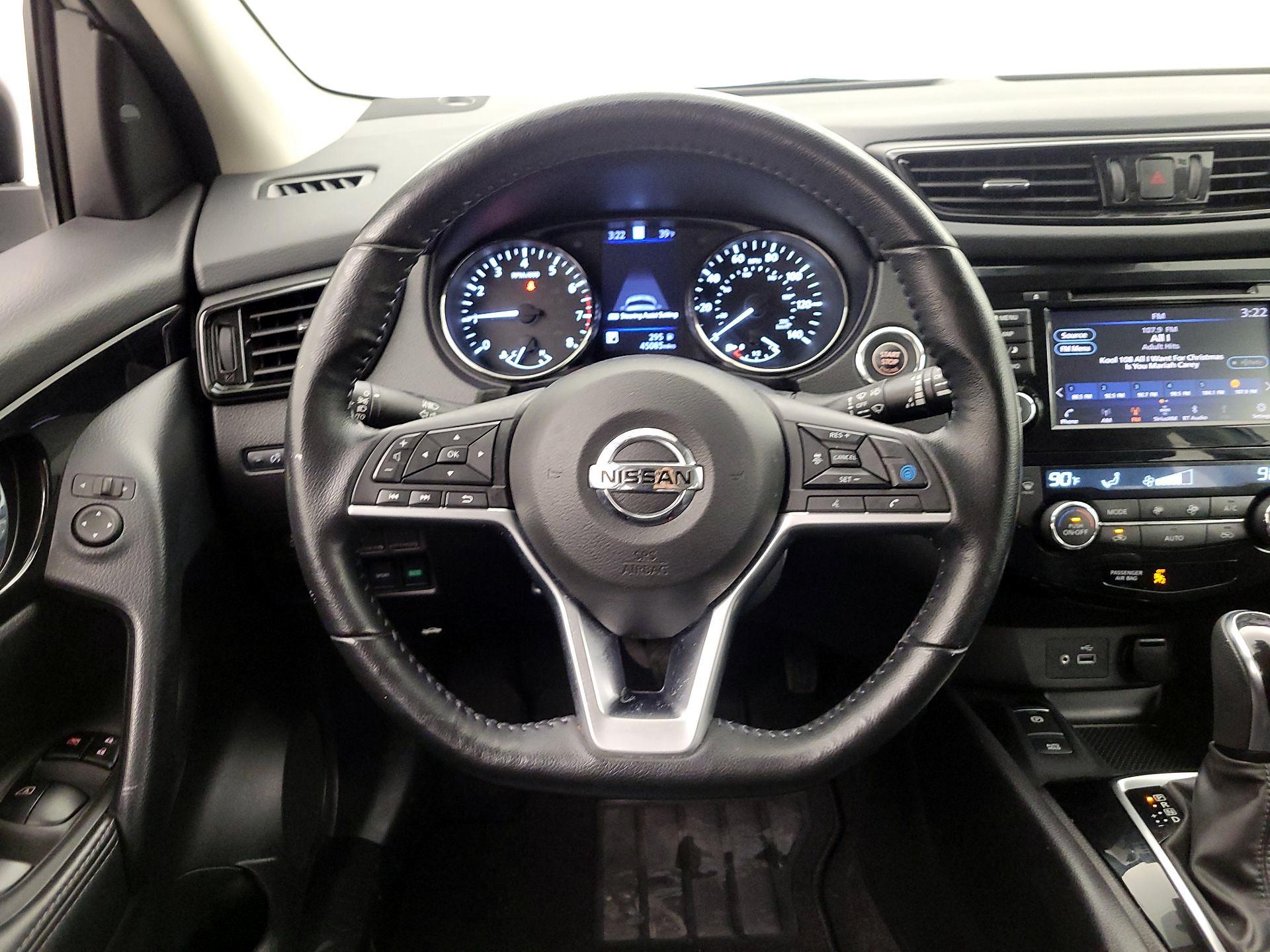 Thumbnail: 2021 Nissan Rogue Sport - 10