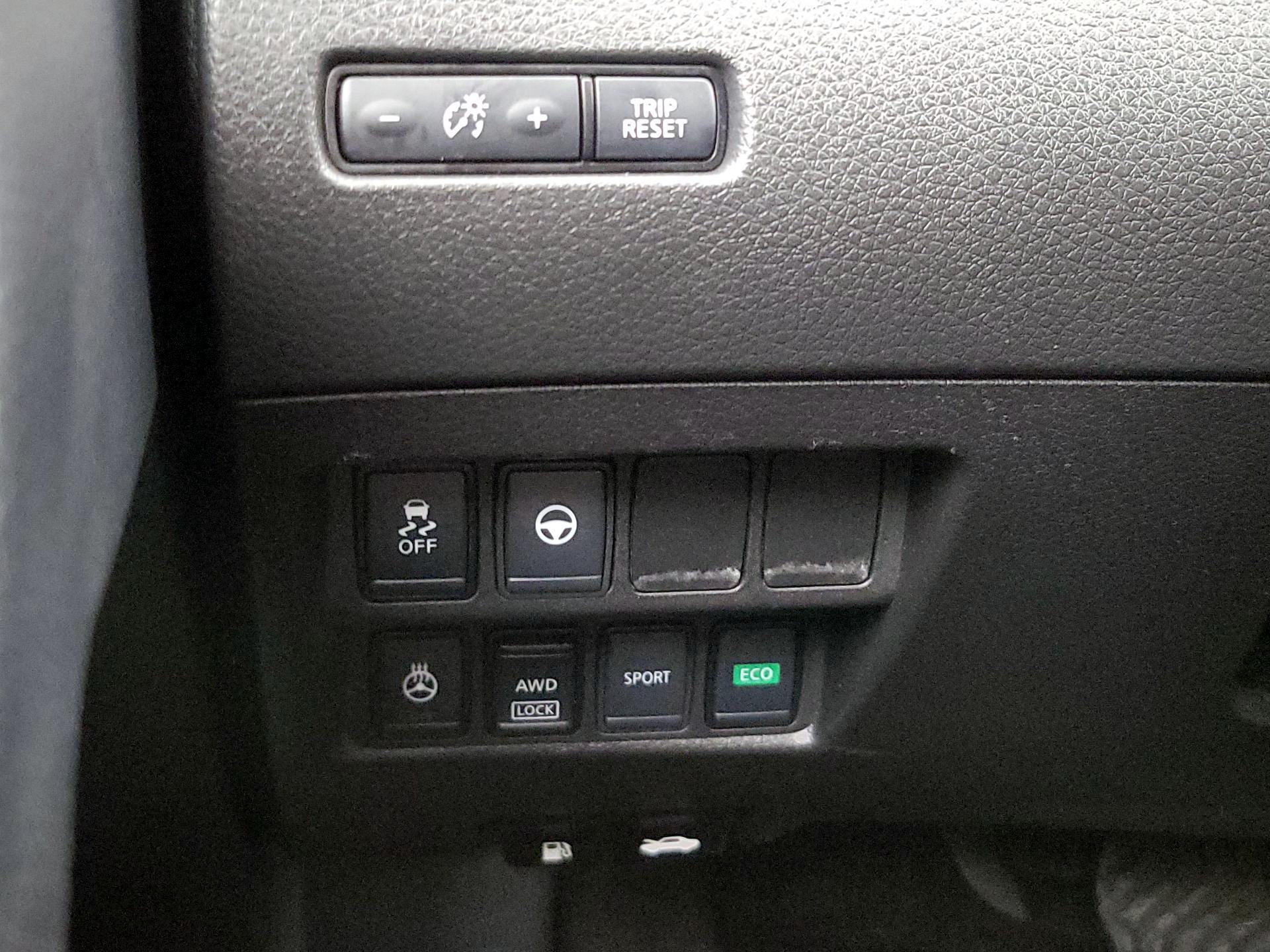 Thumbnail: 2021 Nissan Rogue Sport - 13