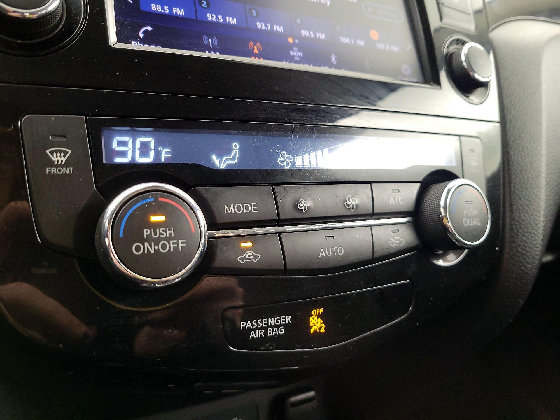 Thumbnail: 2021 Nissan Rogue Sport - 17