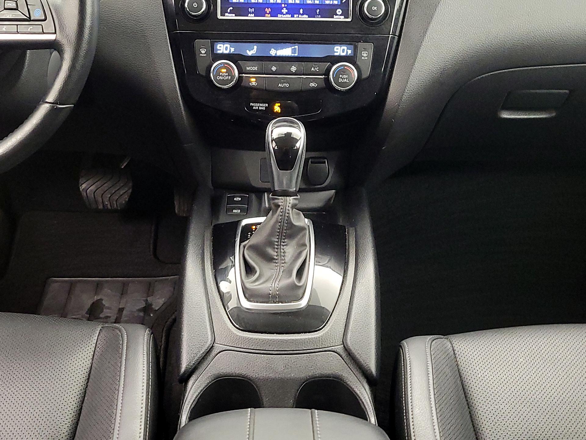 Thumbnail: 2021 Nissan Rogue Sport - 18