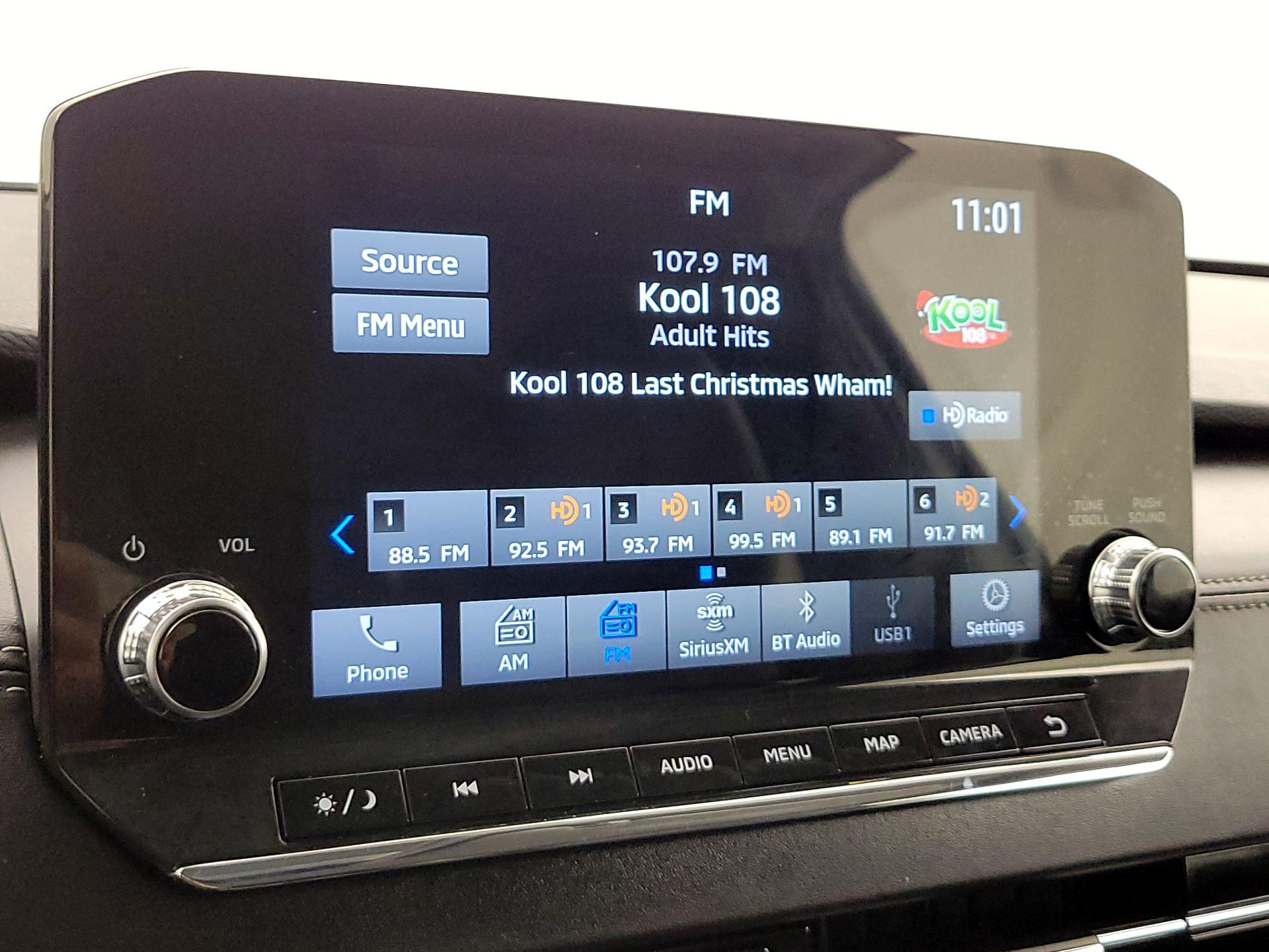 Thumbnail: 2023 Mitsubishi Outlander - 16