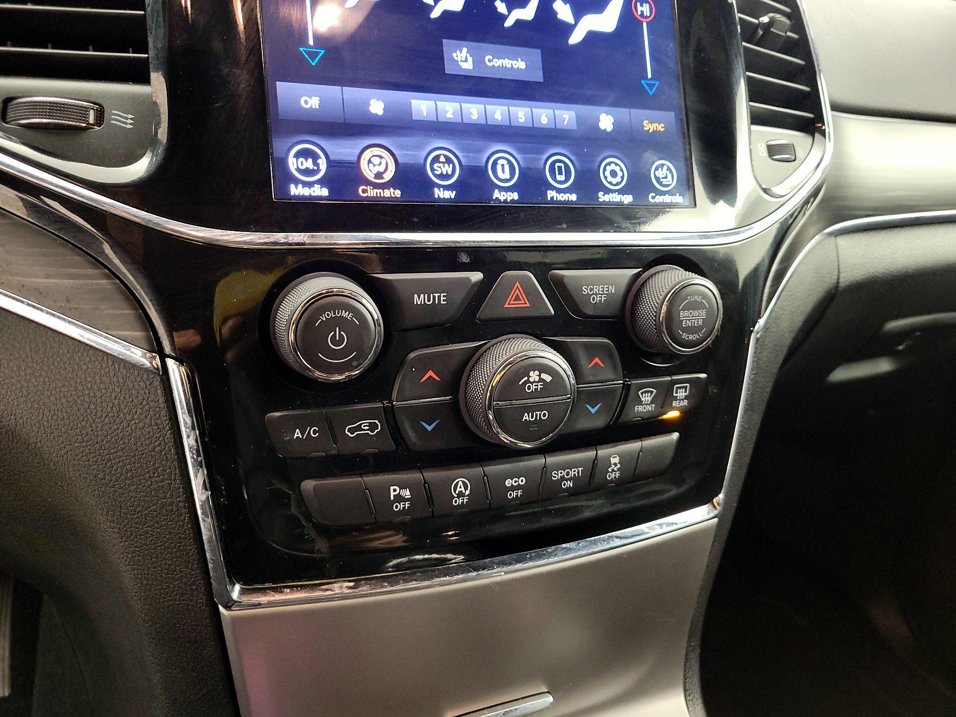 Thumbnail: 2021 Jeep Grand Cherokee - 17