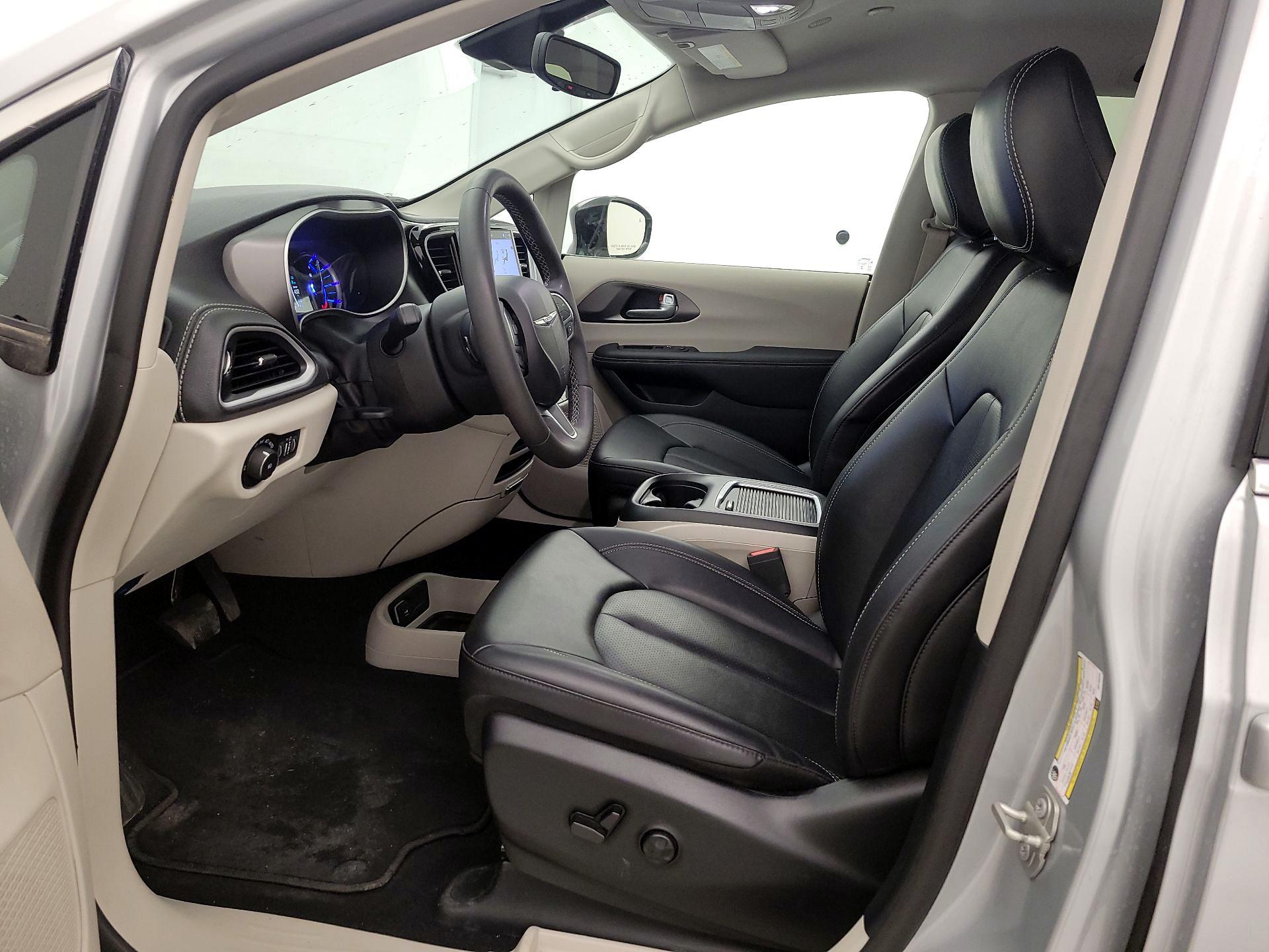 Thumbnail: 2024 Chrysler Pacifica - 11