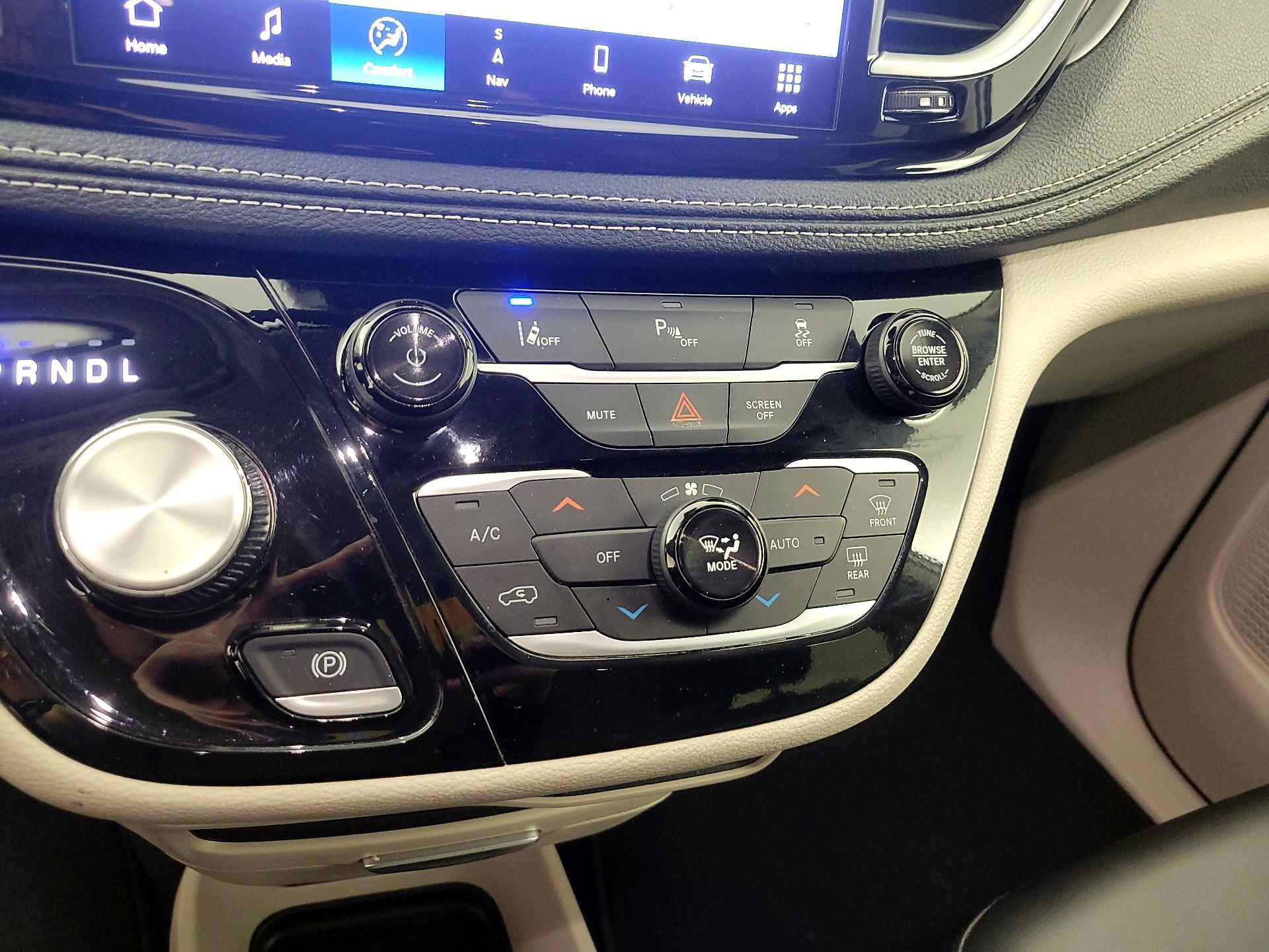 Thumbnail: 2024 Chrysler Pacifica - 17