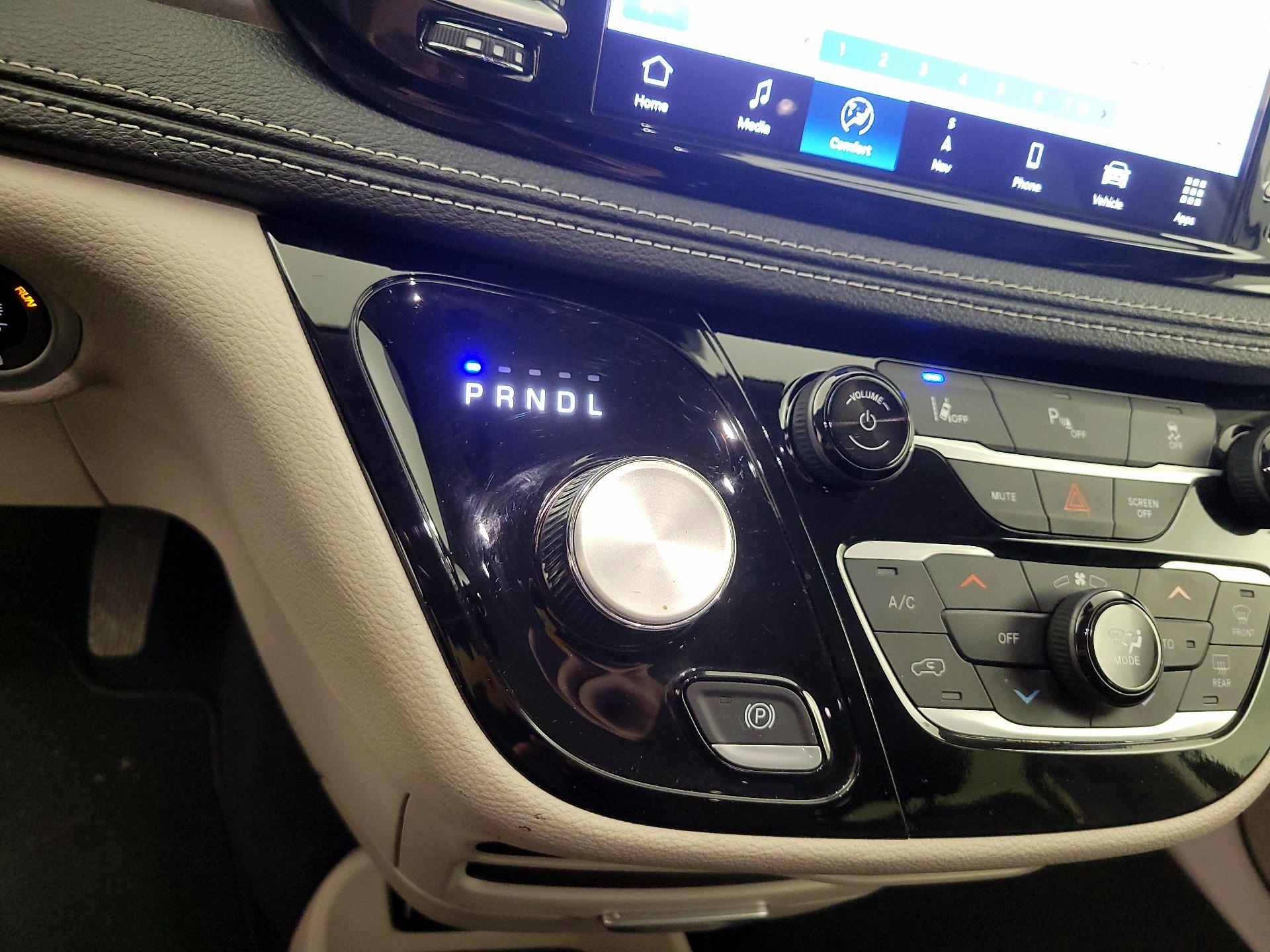 Thumbnail: 2024 Chrysler Pacifica - 18