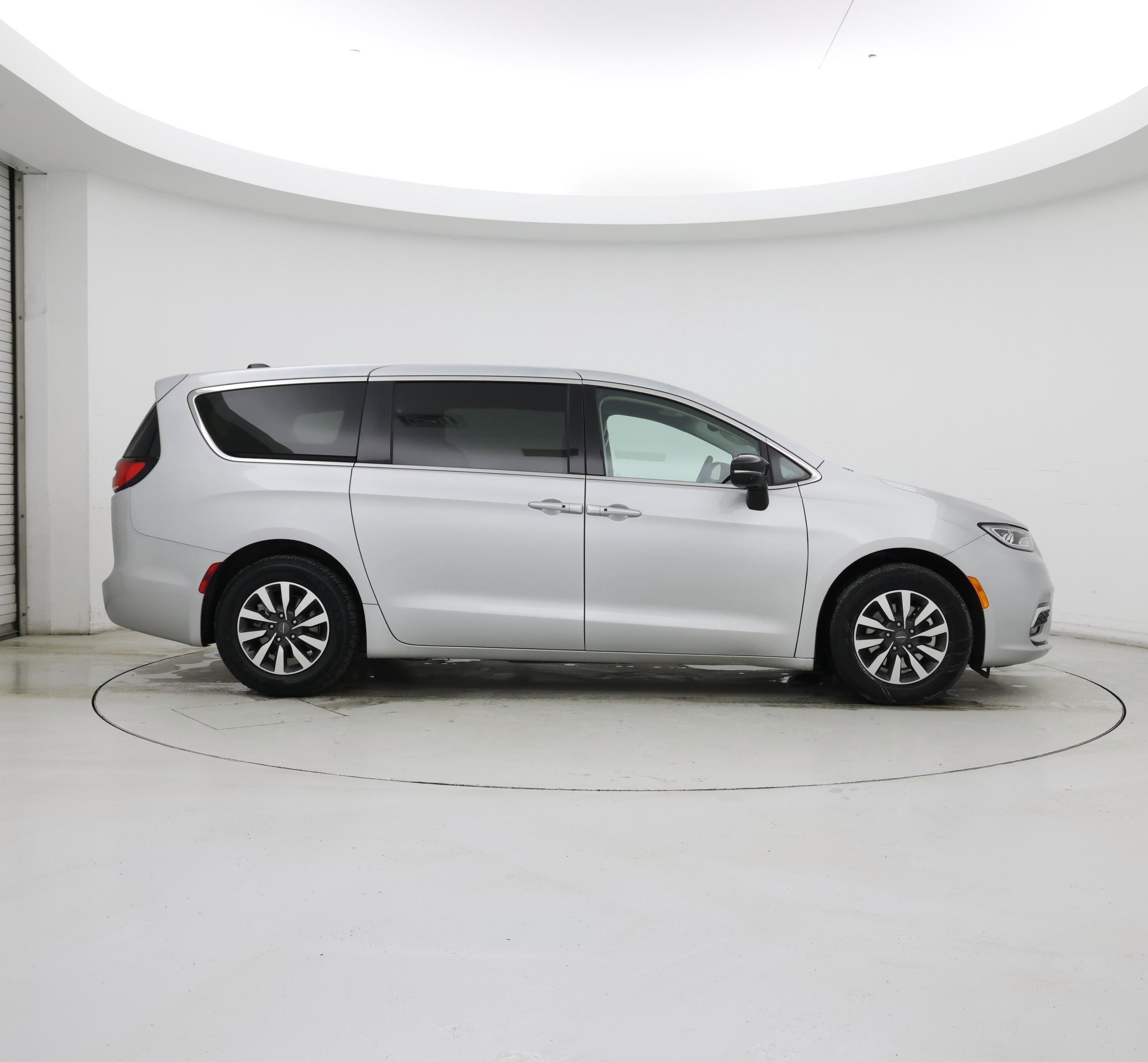 Thumbnail: 2024 Chrysler Pacifica - 7