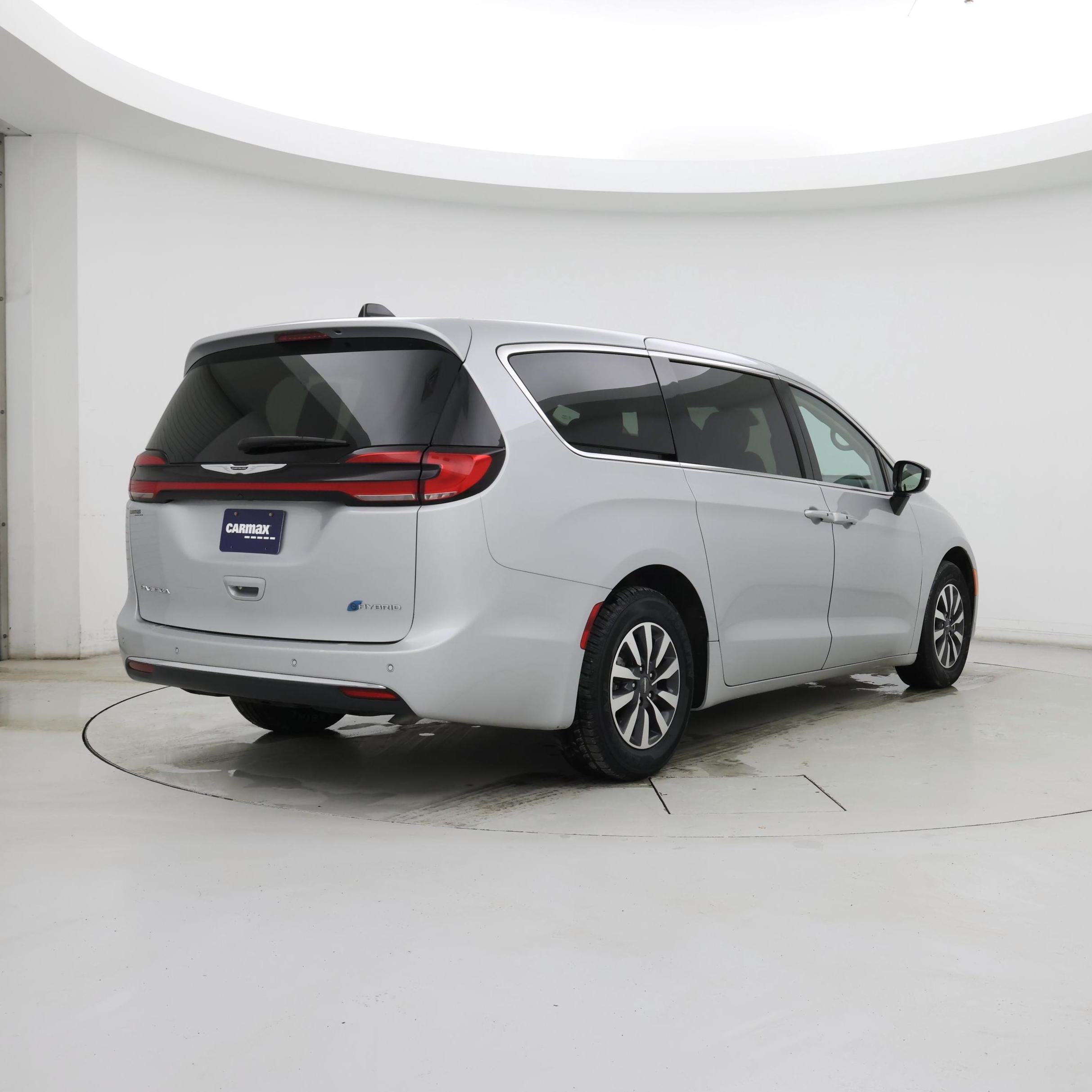 Thumbnail: 2024 Chrysler Pacifica - 8