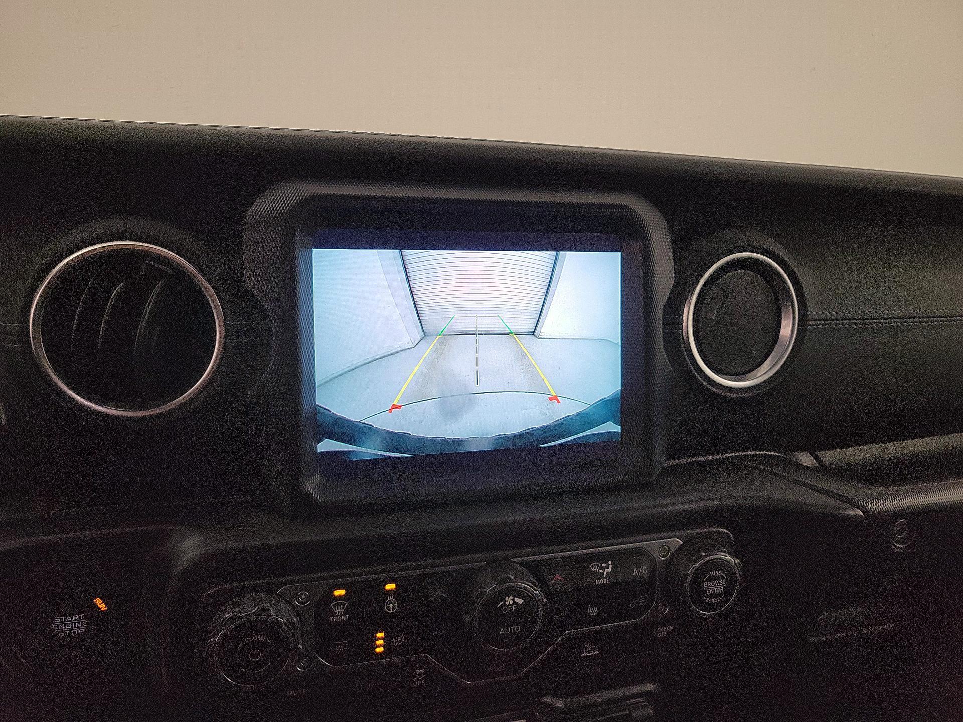 Thumbnail: 2022 Jeep Wrangler - 15