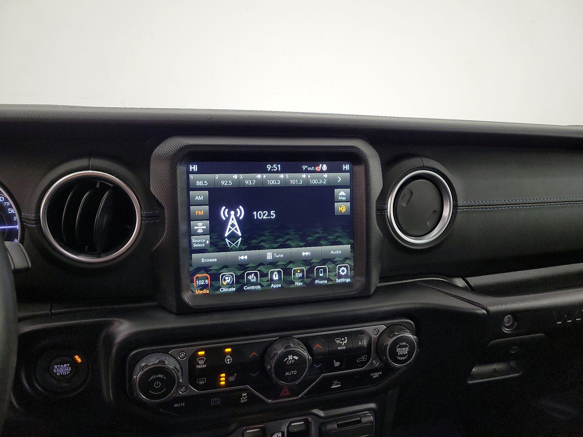 Thumbnail: 2022 Jeep Wrangler - 16