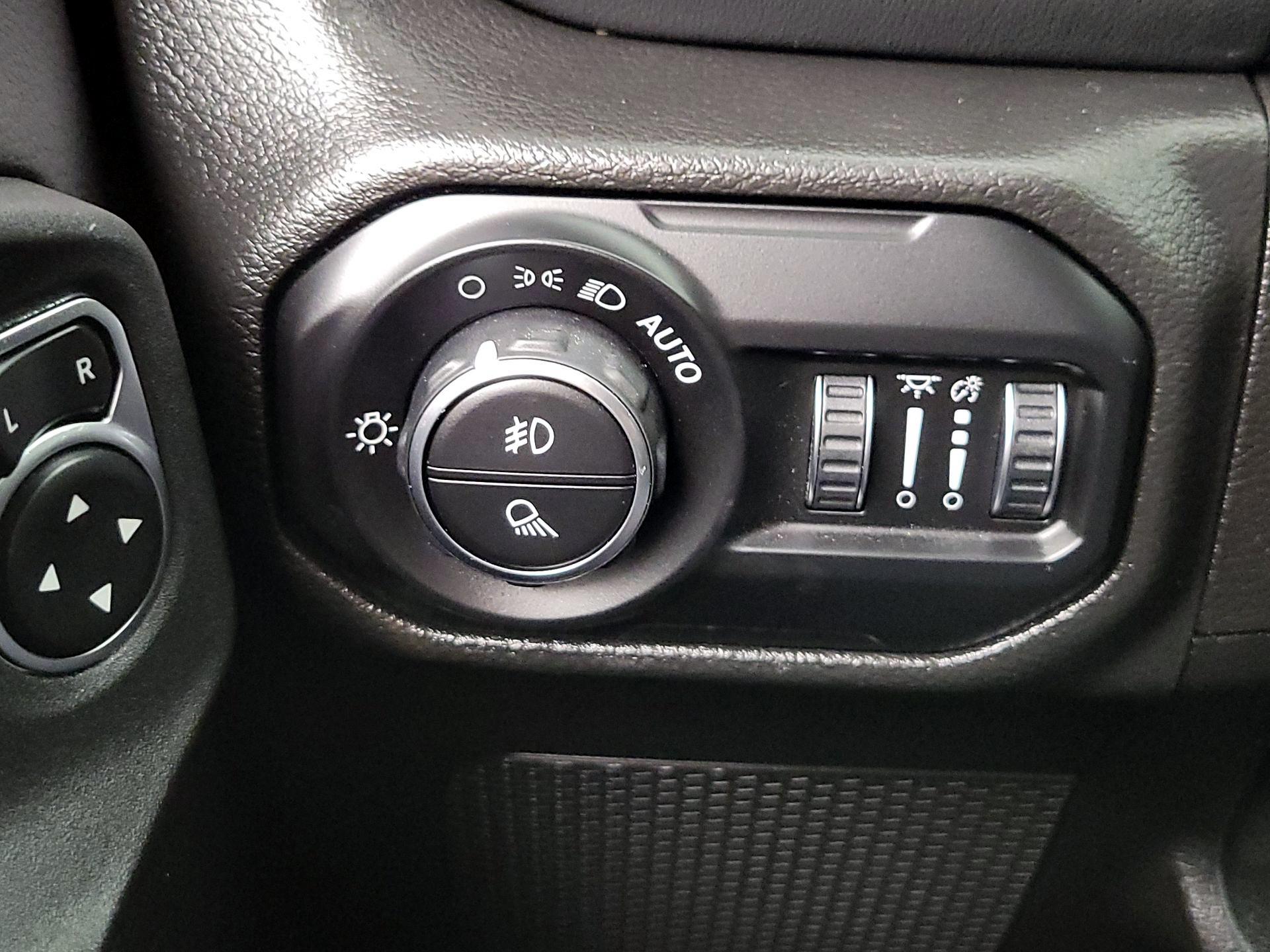 Thumbnail: 2021 Jeep Gladiator - 13