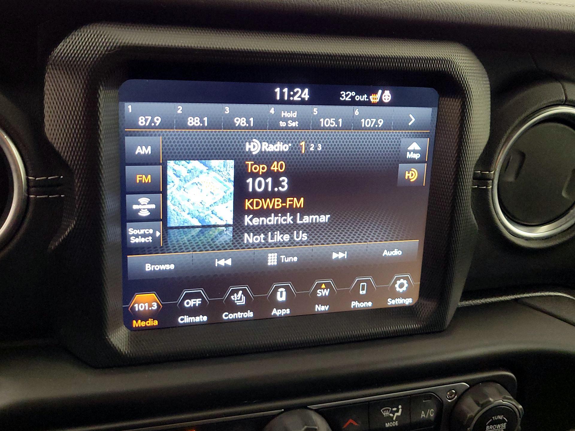 Thumbnail: 2021 Jeep Gladiator - 16