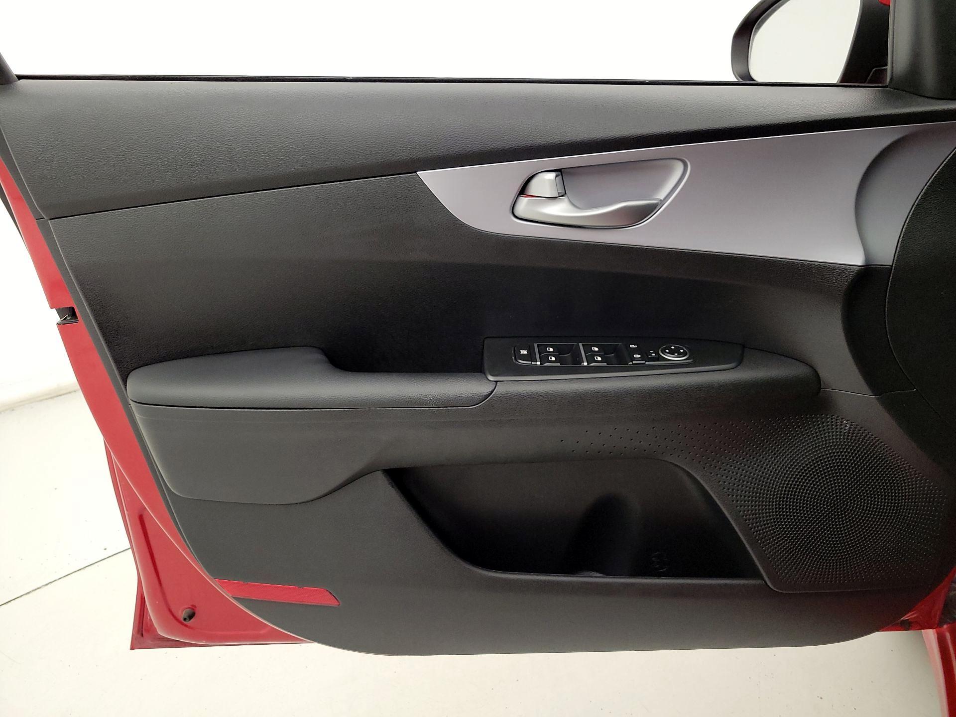 Thumbnail: 2024 Kia Forte - 12