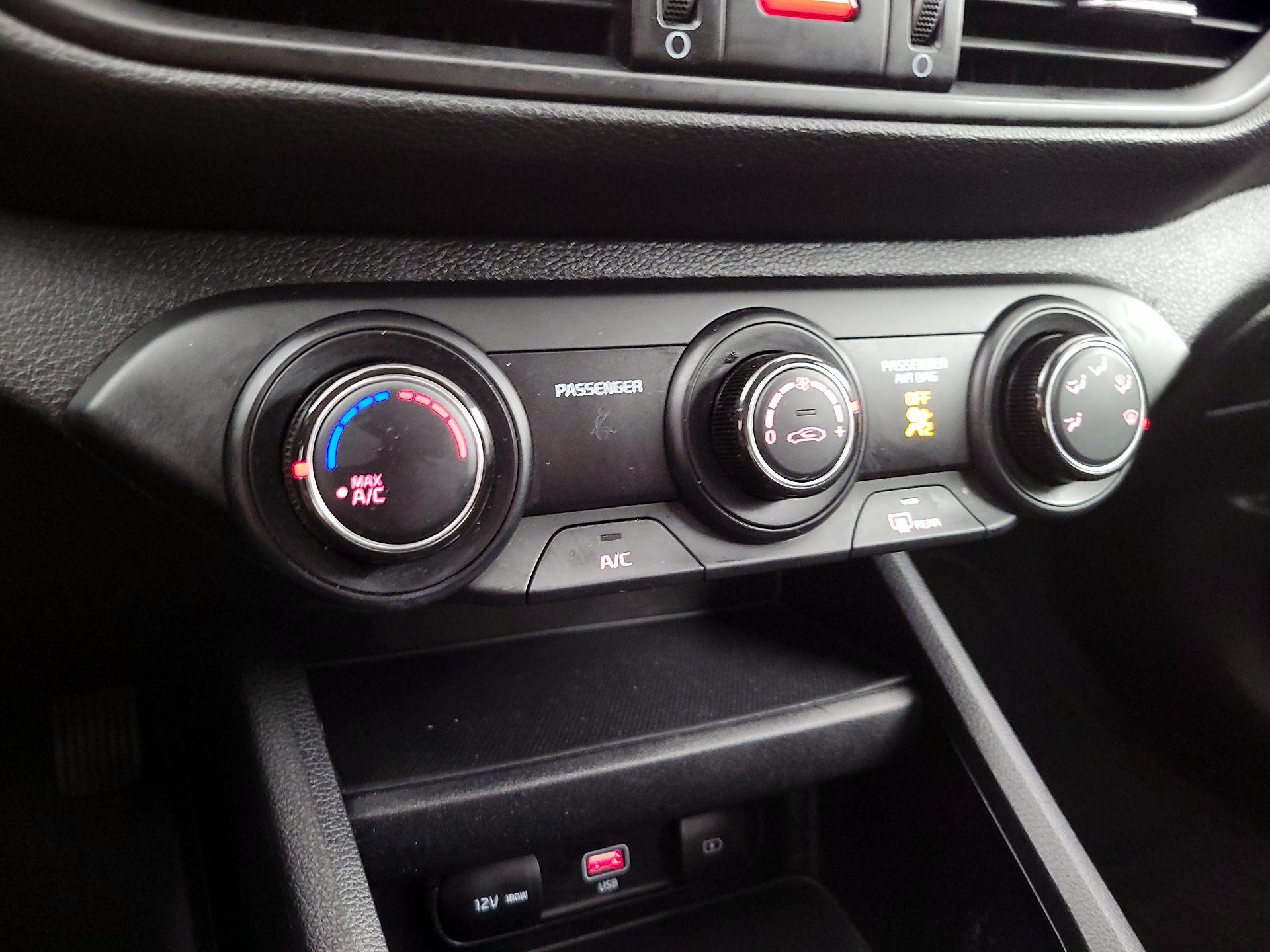 Thumbnail: 2024 Kia Forte - 16