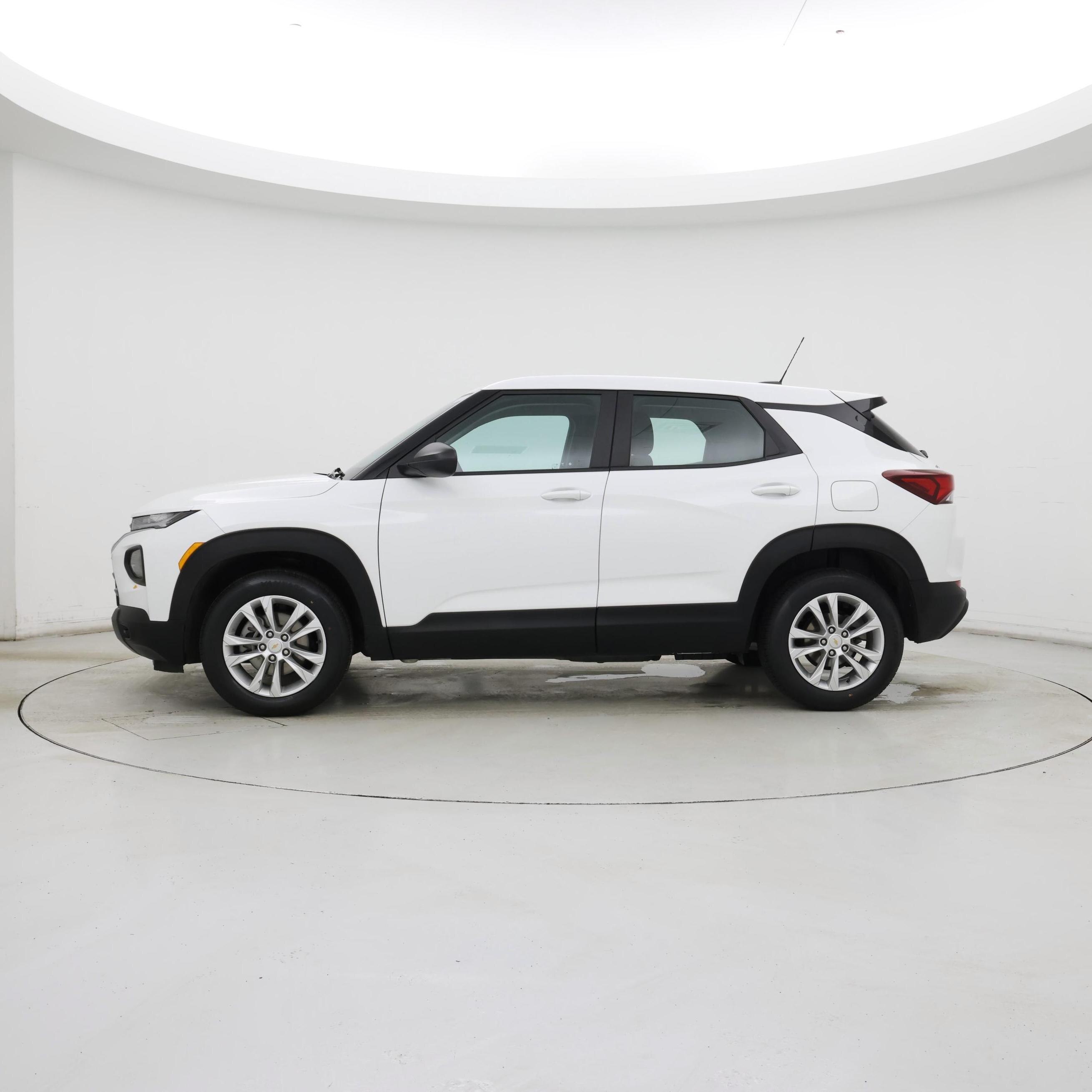 Thumbnail: 2023 Chevrolet TrailBlazer - 3