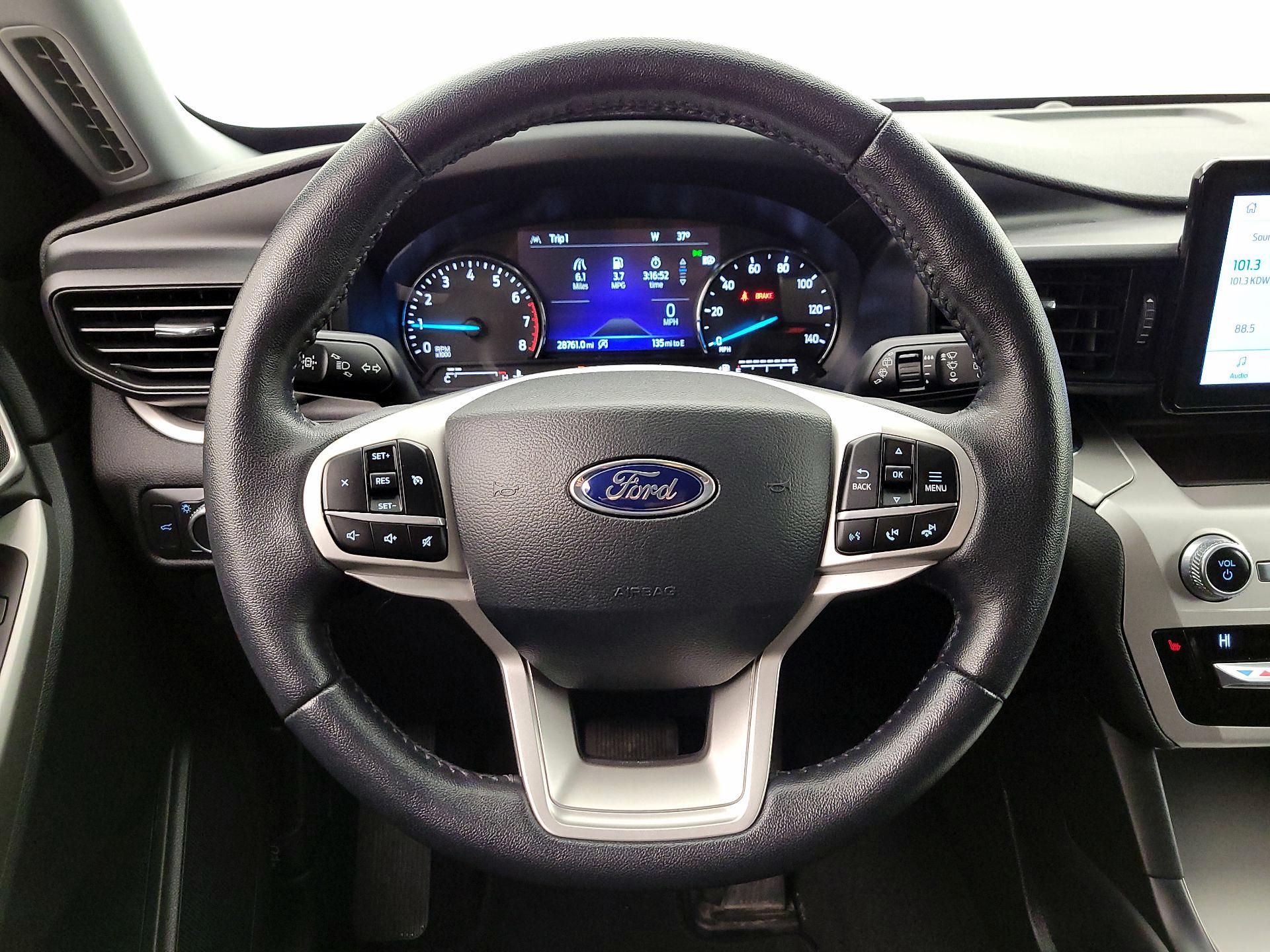 Thumbnail: 2021 Ford Explorer - 10