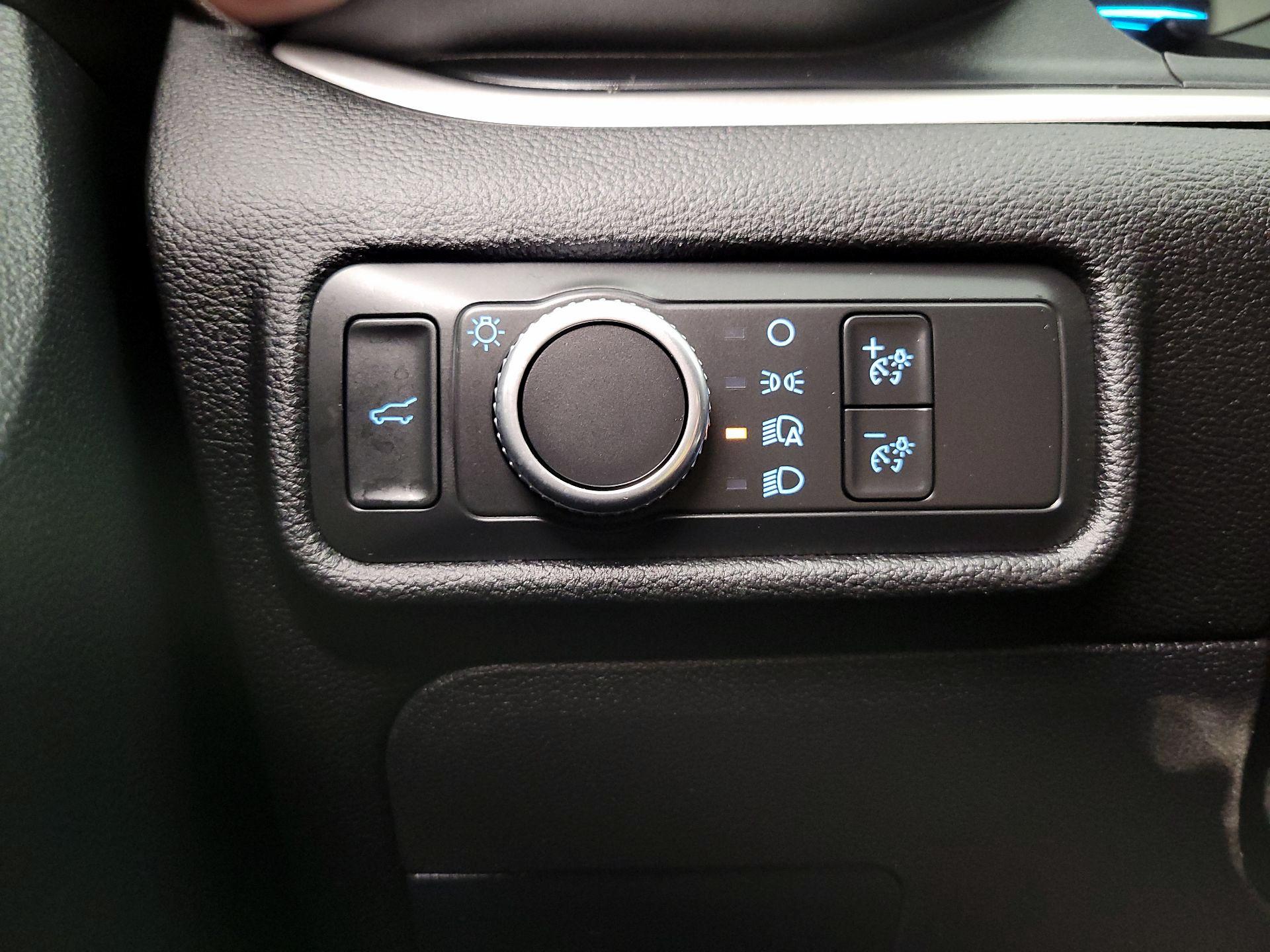 Thumbnail: 2021 Ford Explorer - 13