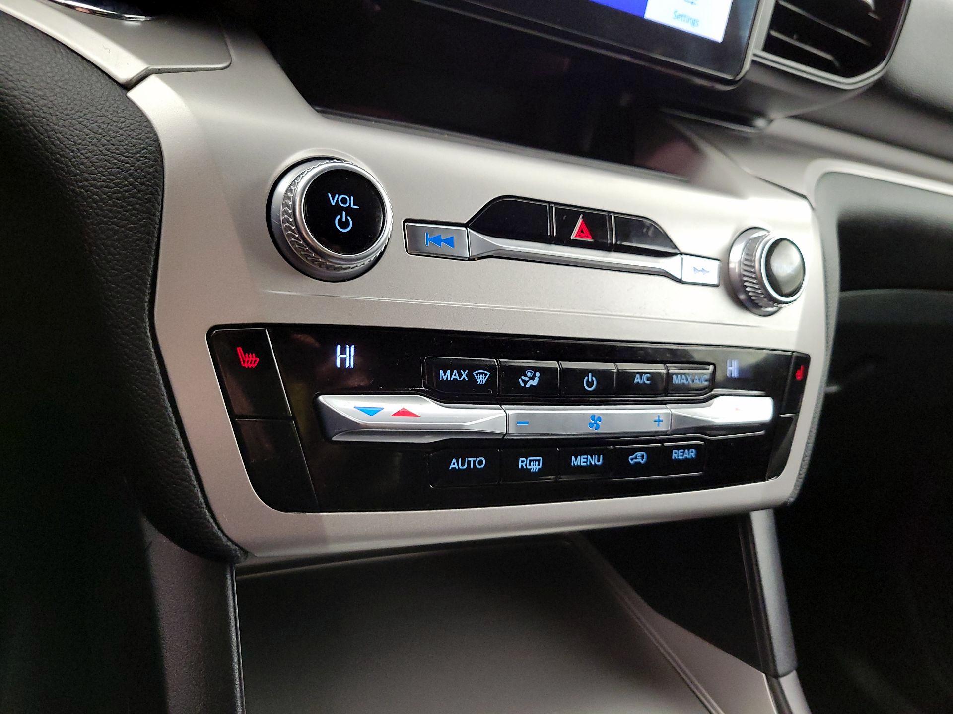 Thumbnail: 2021 Ford Explorer - 16