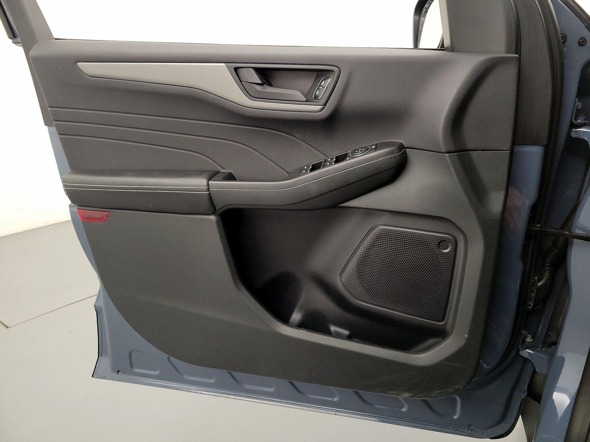 Thumbnail: 2023 Ford Escape - 12