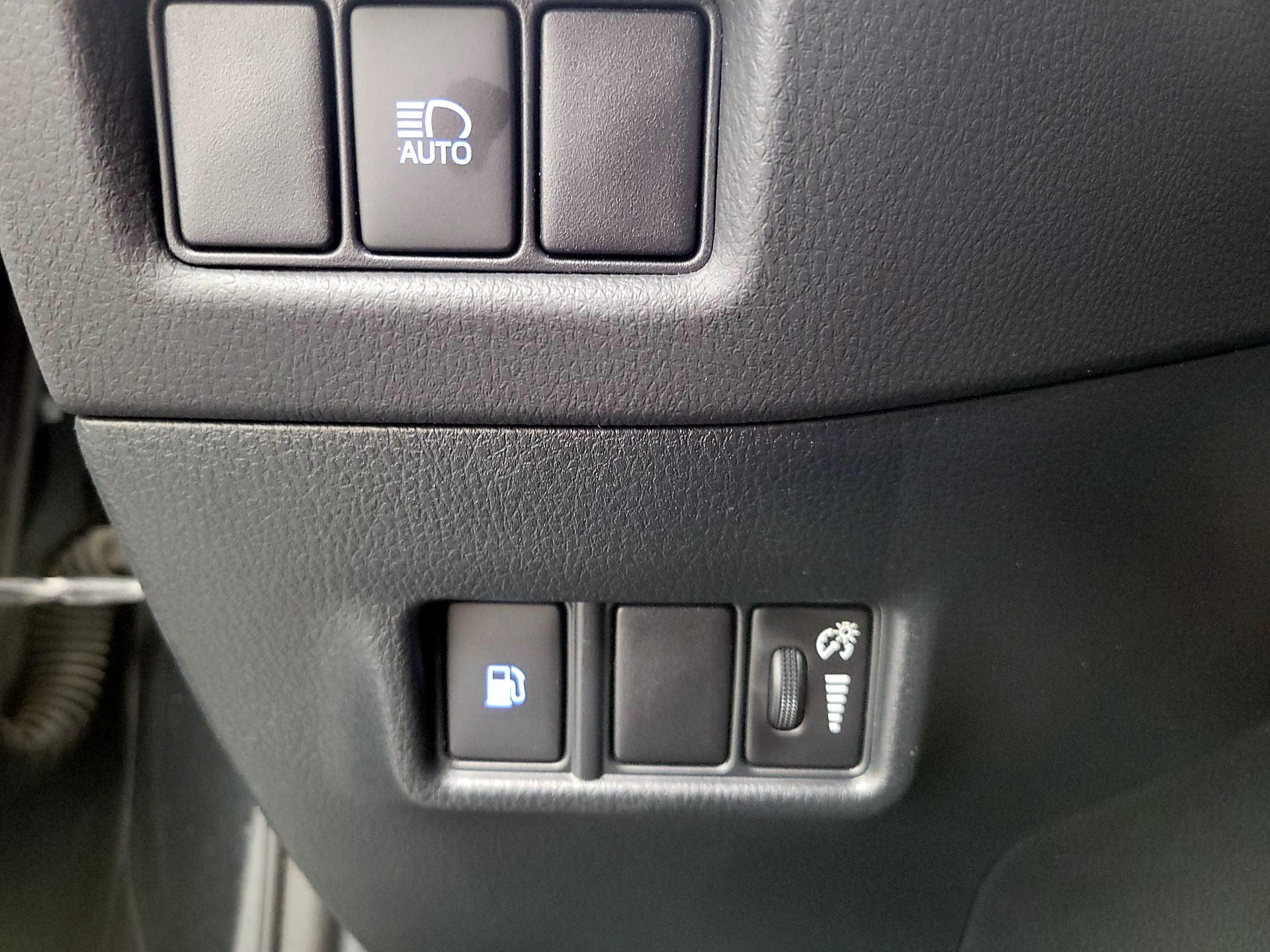 Thumbnail: 2021 Toyota C-HR - 13