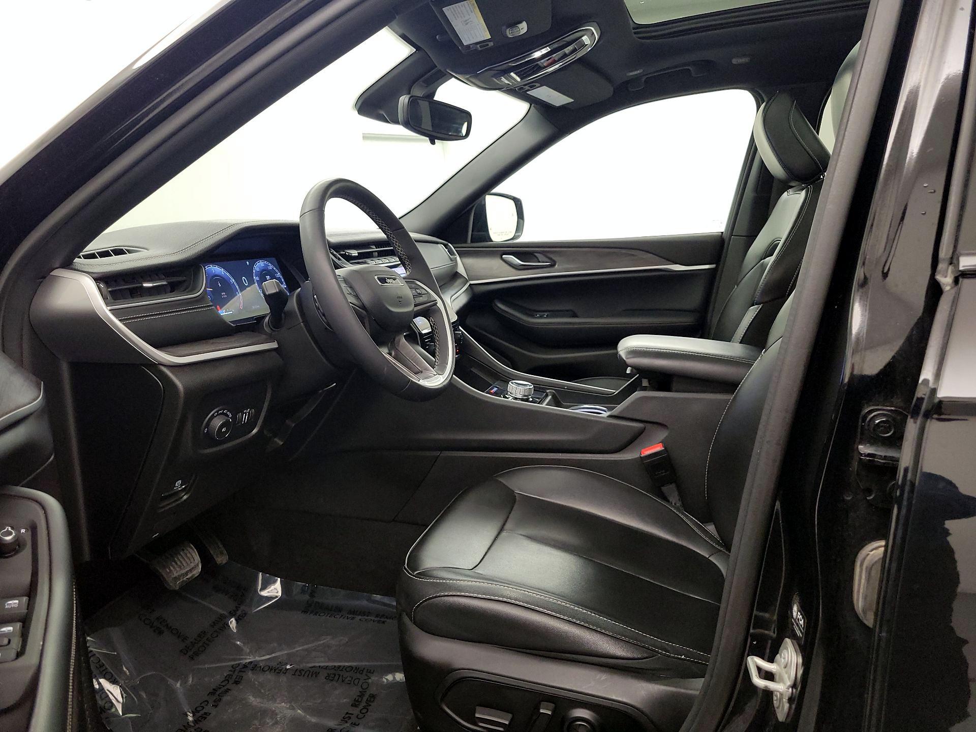 Thumbnail: 2024 Jeep Grand Cherokee - 11