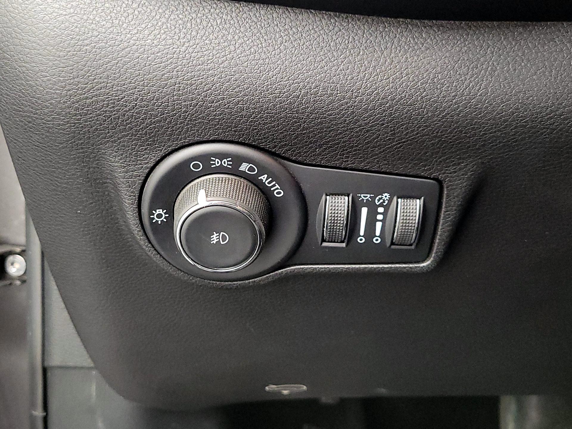 Thumbnail: 2022 Jeep Compass - 13