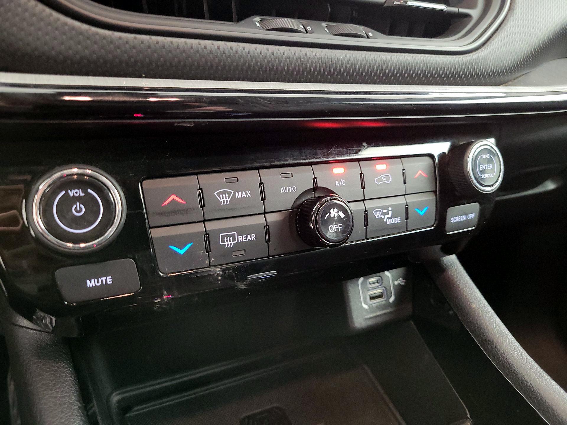 Thumbnail: 2022 Jeep Compass - 17