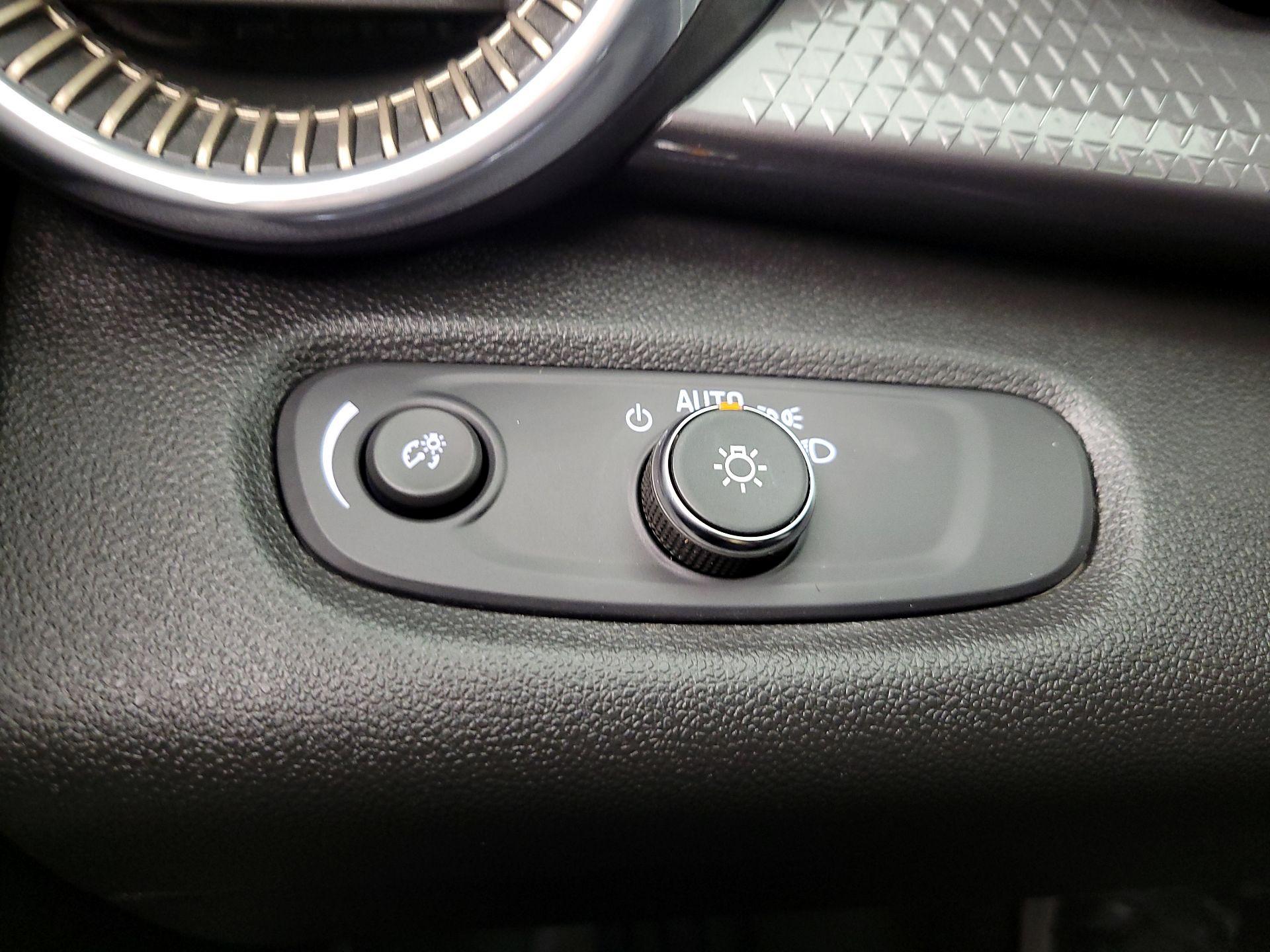 Thumbnail: 2025 Chevrolet Trax - 13