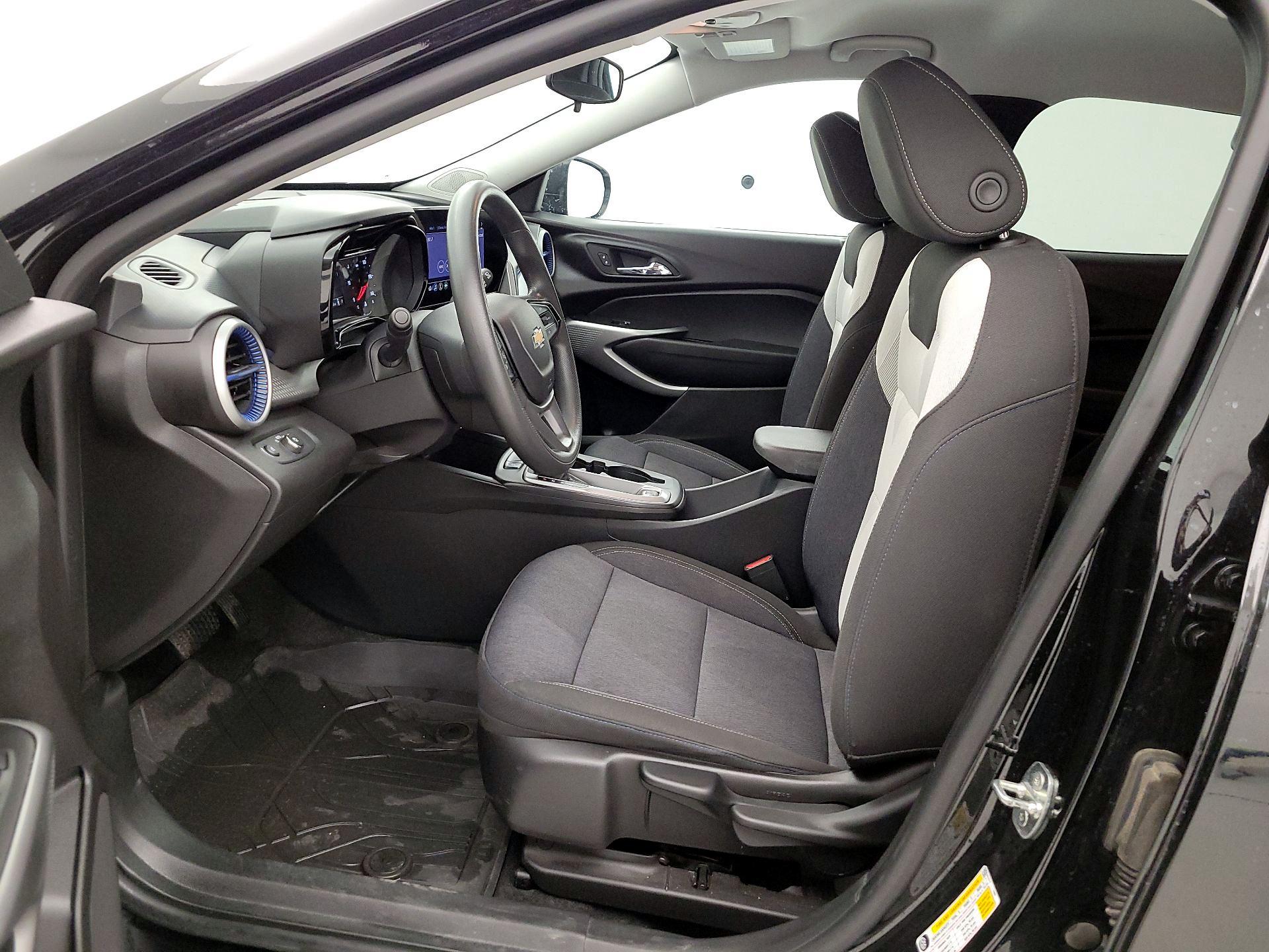 Thumbnail: 2024 Chevrolet Trax - 11