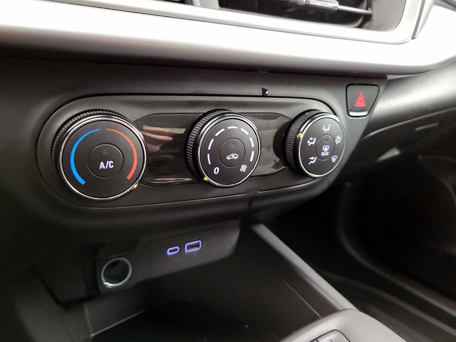 Thumbnail: 2024 Chevrolet Trax - 17