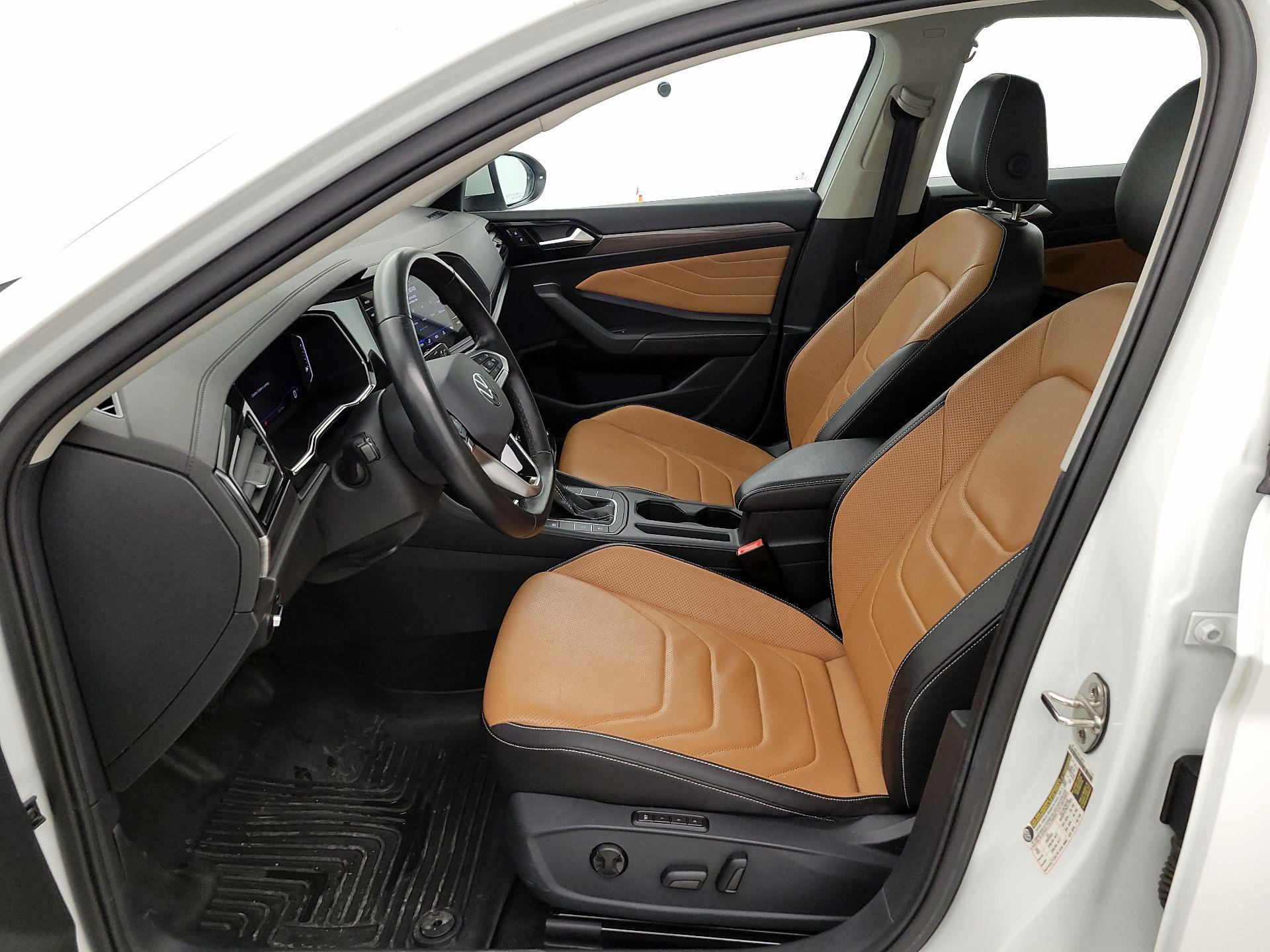 Thumbnail: 2023 Volkswagen Jetta - 11