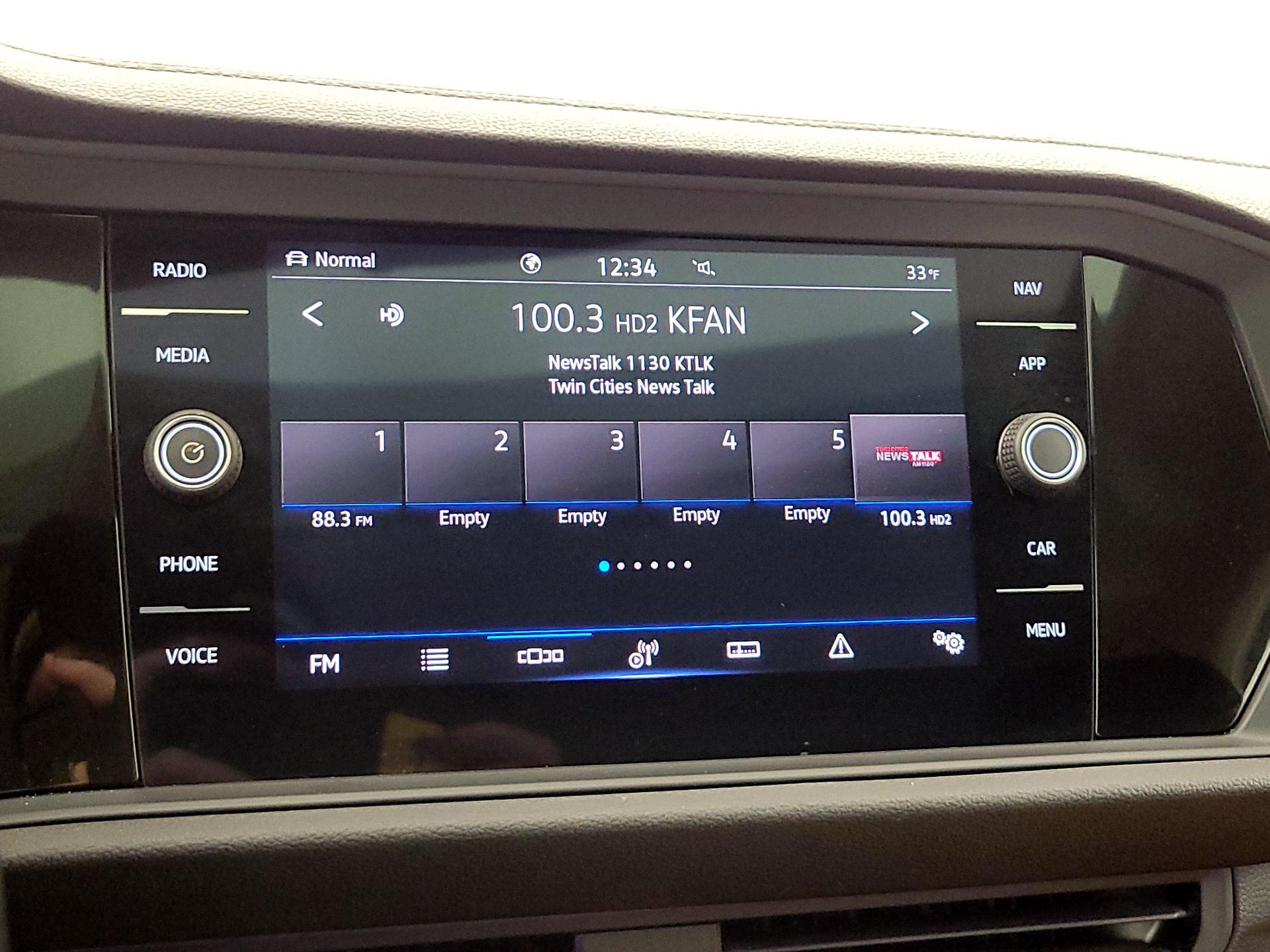 Thumbnail: 2023 Volkswagen Jetta - 16